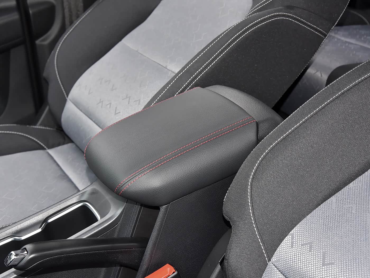 SAIC Maxus 2026 Xingji L 2.0T Diesel Manual 2WD Power Version (Standard Cargo Box)