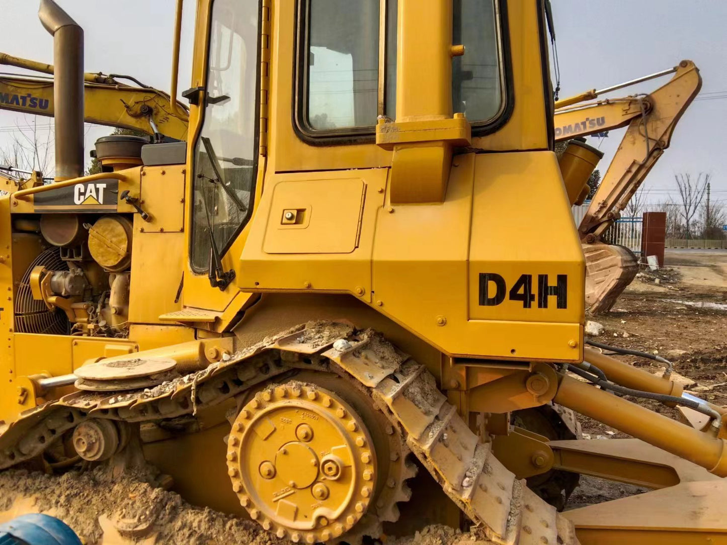 USED CAT D4H BULLDOZER