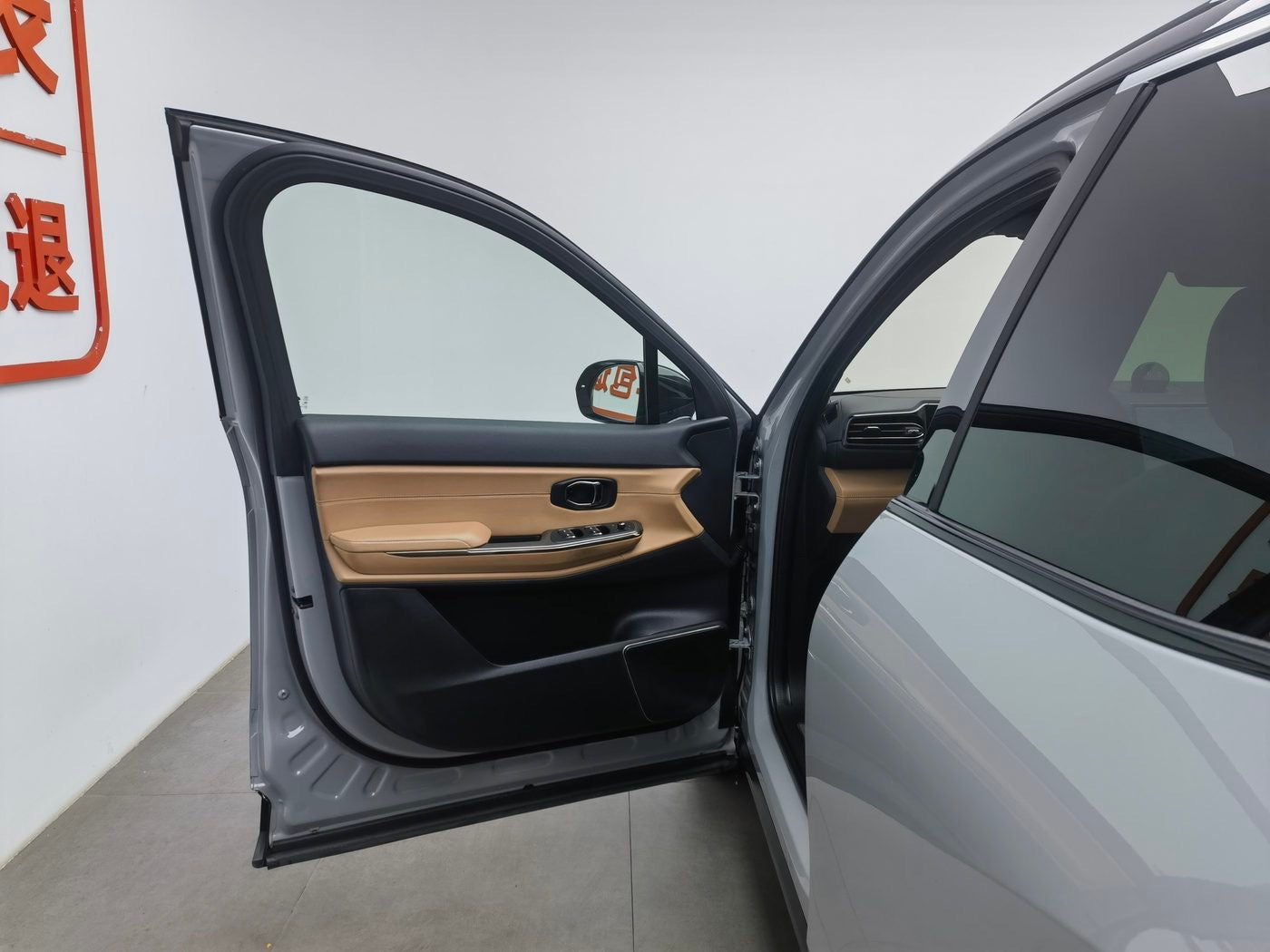 Used NIO ES8 2020 580KM Base Edition 6-Seat rear view for China car export