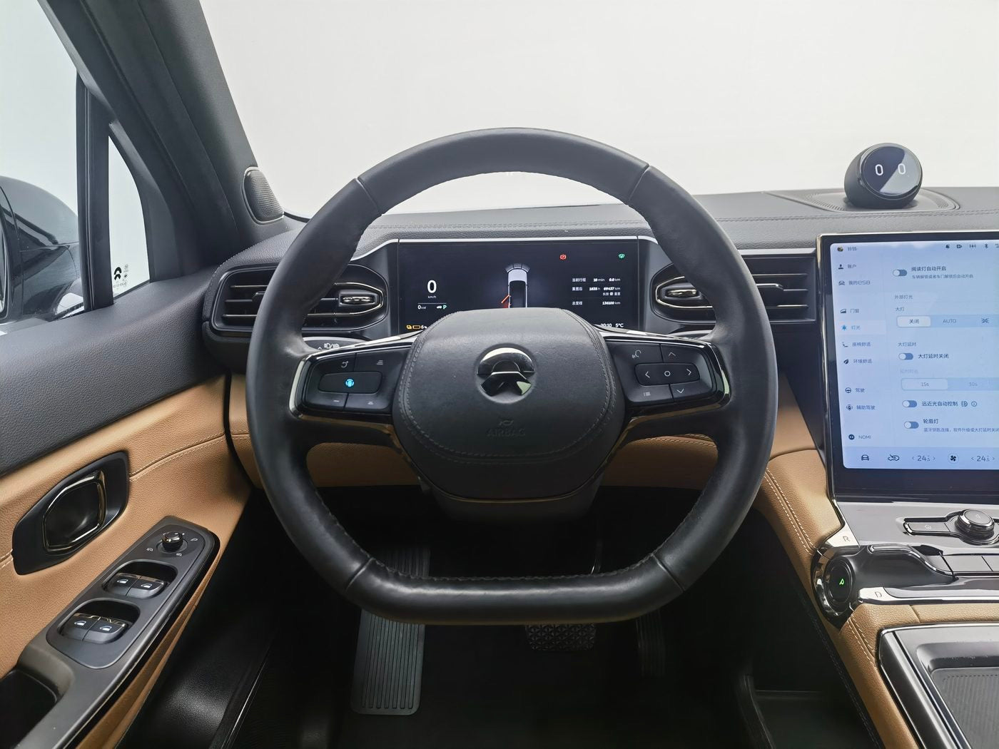 Used NIO ES8 2020 580KM Base Edition 6-Seat dashboard view for China car export