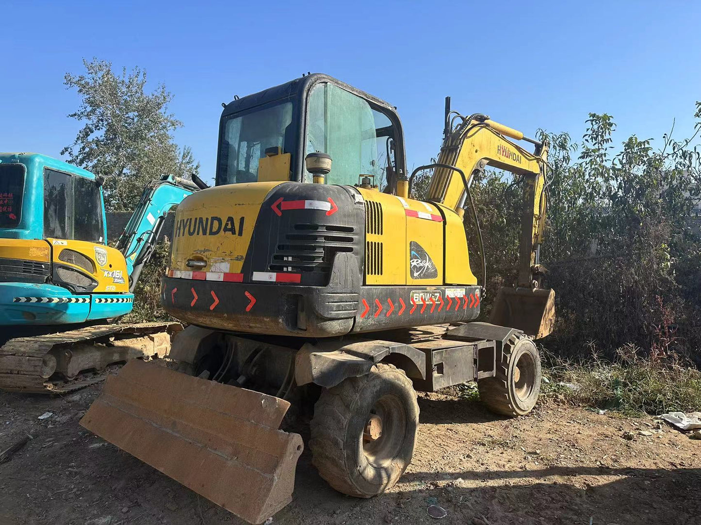 USED HYUNDAI 60W-7 WHEEL EXCAVATOR