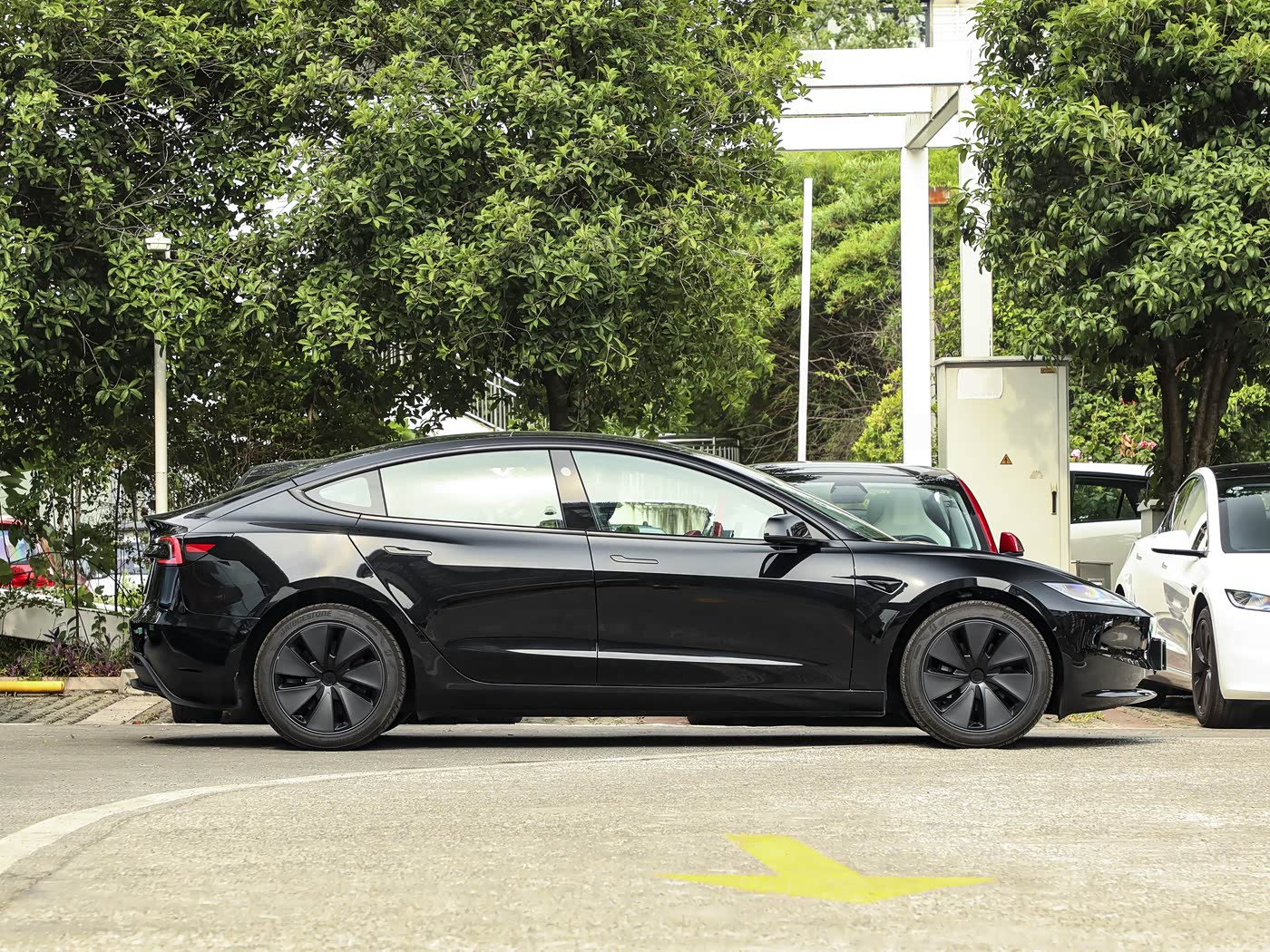 TESLA Model 3 2025 High-Performance All-Wheel Drive BEV