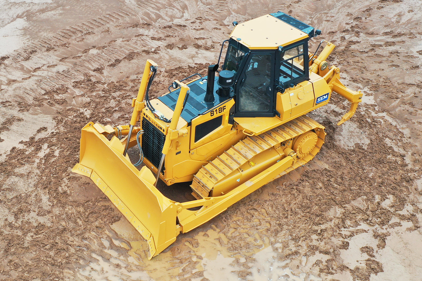 SEM 818F BULLDOZER WITH RIPPER