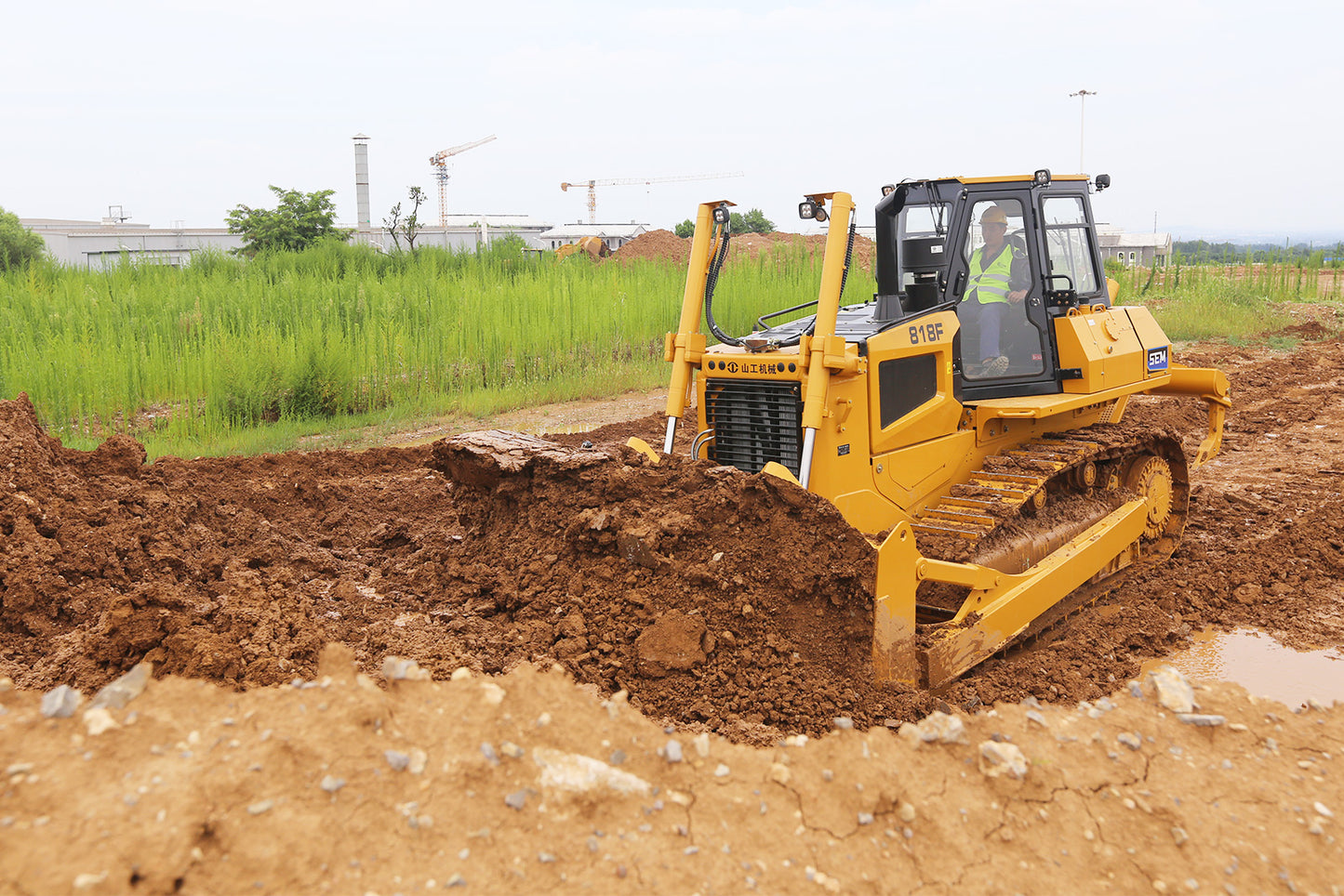 SEM 818F BULLDOZER WITH RIPPER