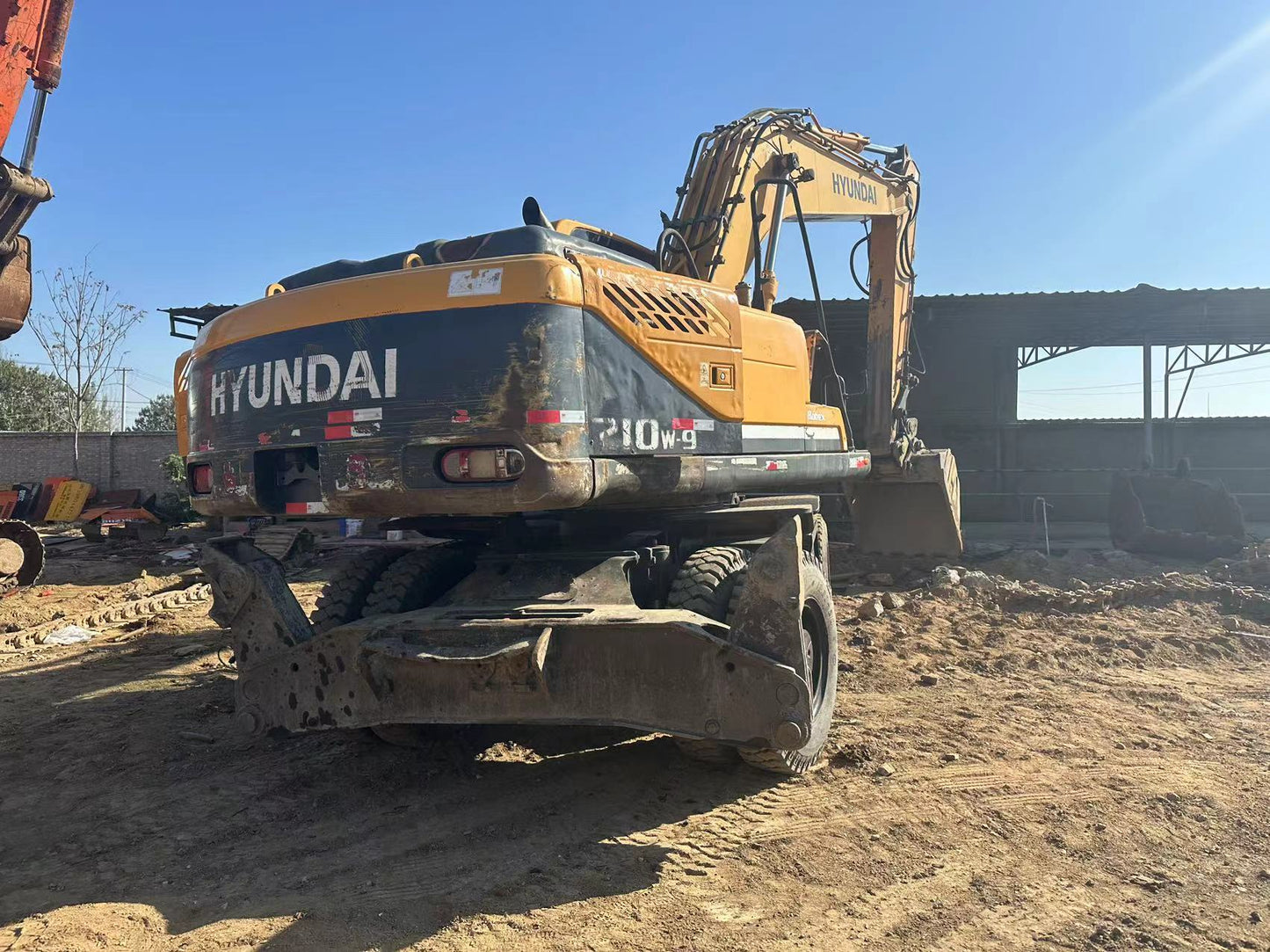 USED HYUNDAI 210W-9 WHEEL EXCAVATOR