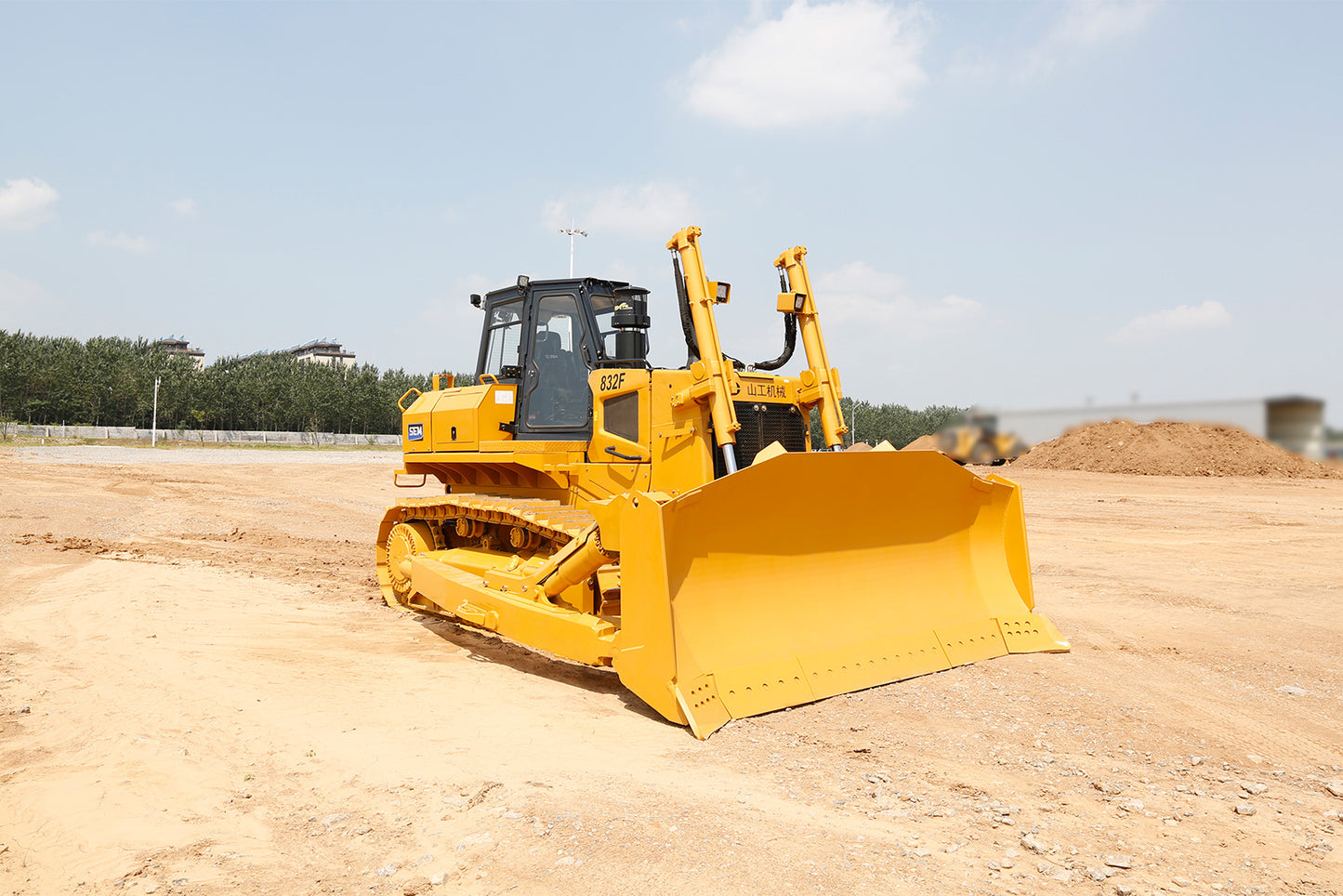 SEM 832F BULLDOZER