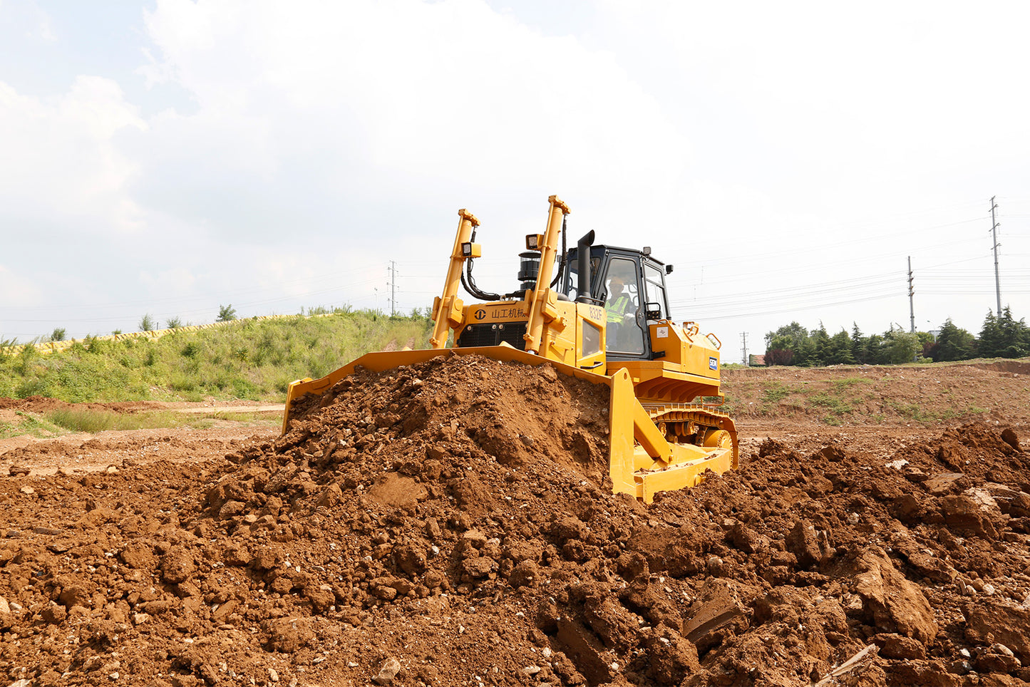 SEM 832F BULLDOZER