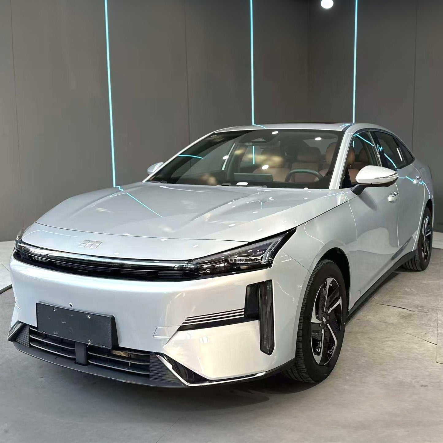 Geely Galaxy L6 2025 Model|1.5 EM-i 140km Starship Trim Automatic Transmission