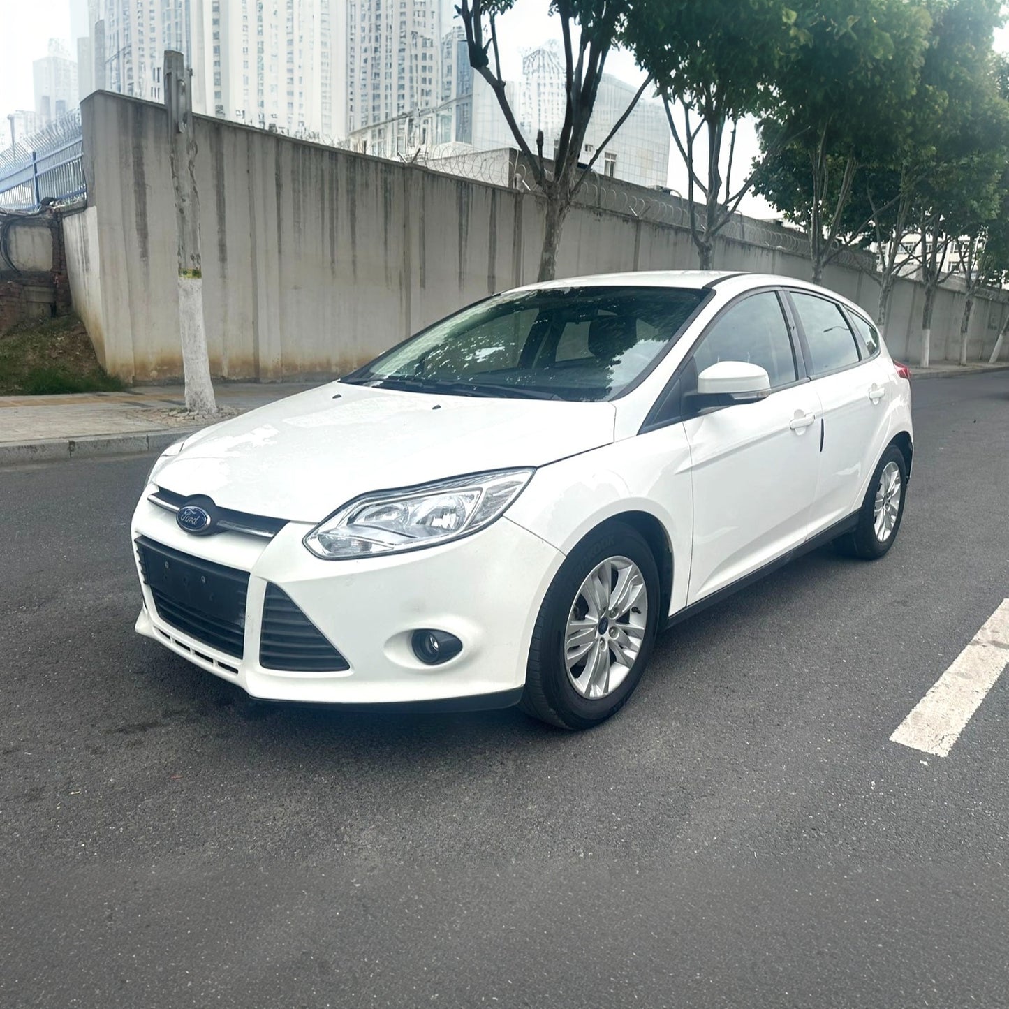 Ford Focus 2012 Hatchback 1.6L Comfort MT