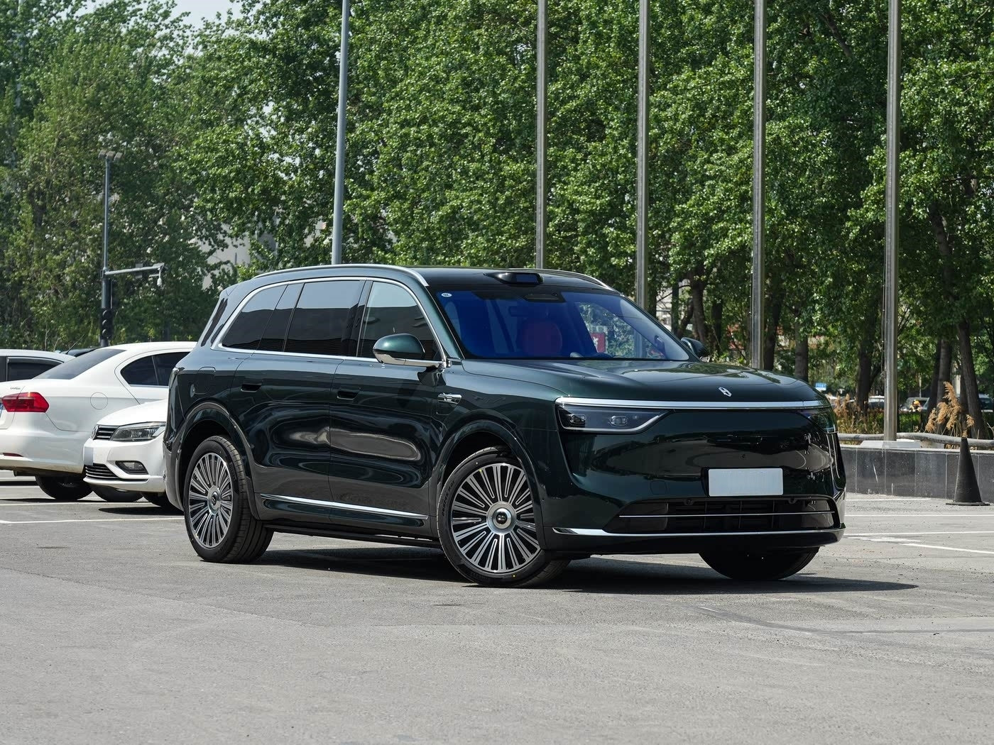 HIMA Aito M8 2025 Extended-Range Max Version (37kWh, 6-Seater)