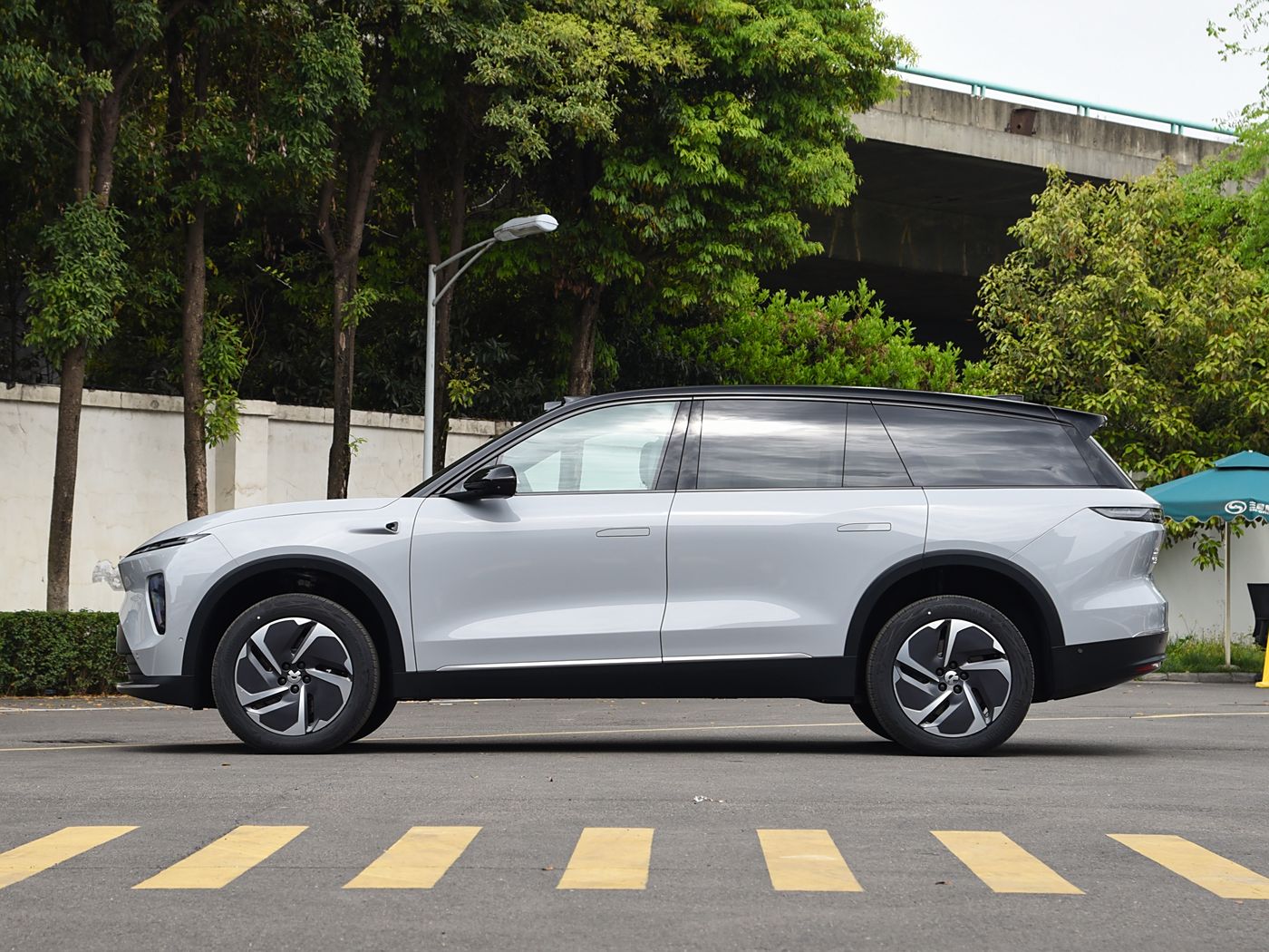 NIO ES8 2025 75 kWh Administrative Edition BEV front view for China car export