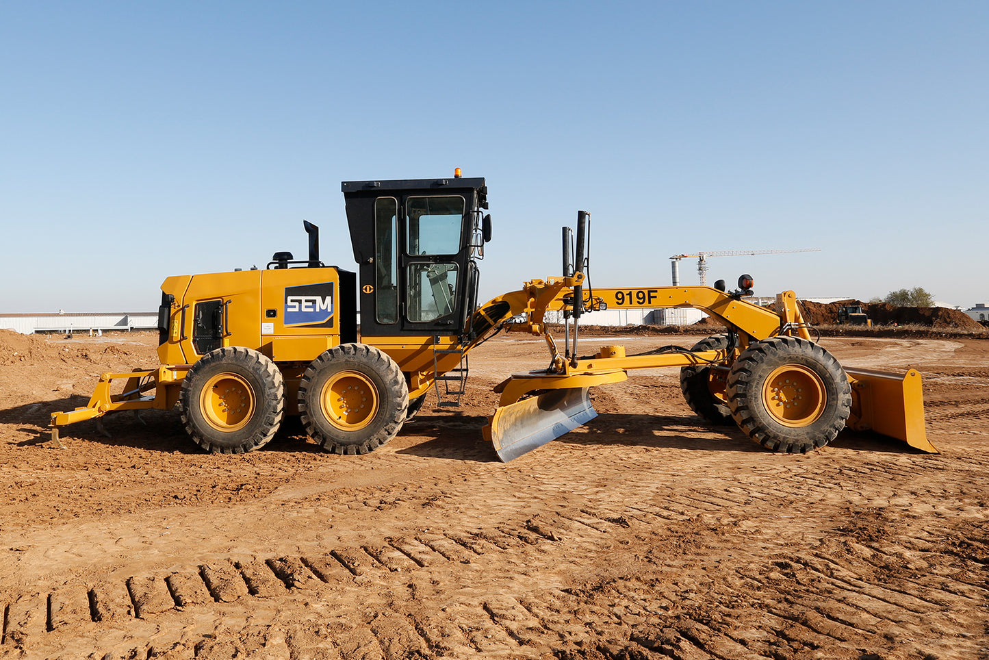 SEM 919F MOTOR GRADER