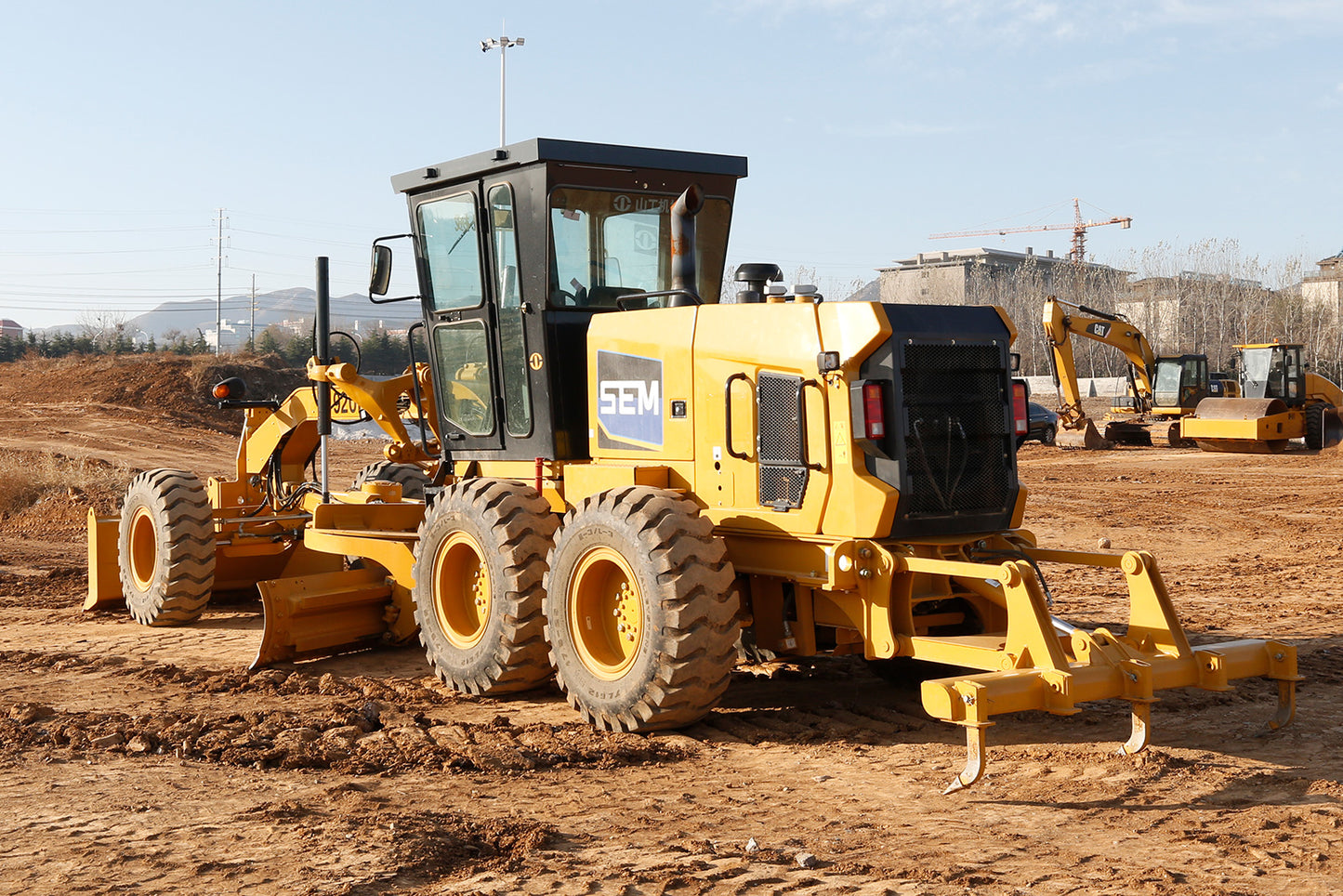 SEM 920F MOTOR GRADER