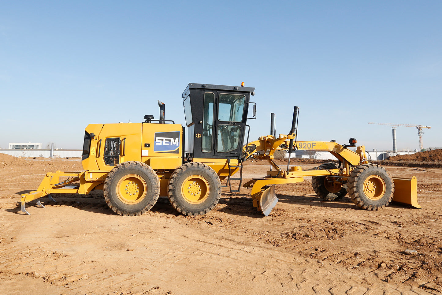 SEM 920F MOTOR GRADER