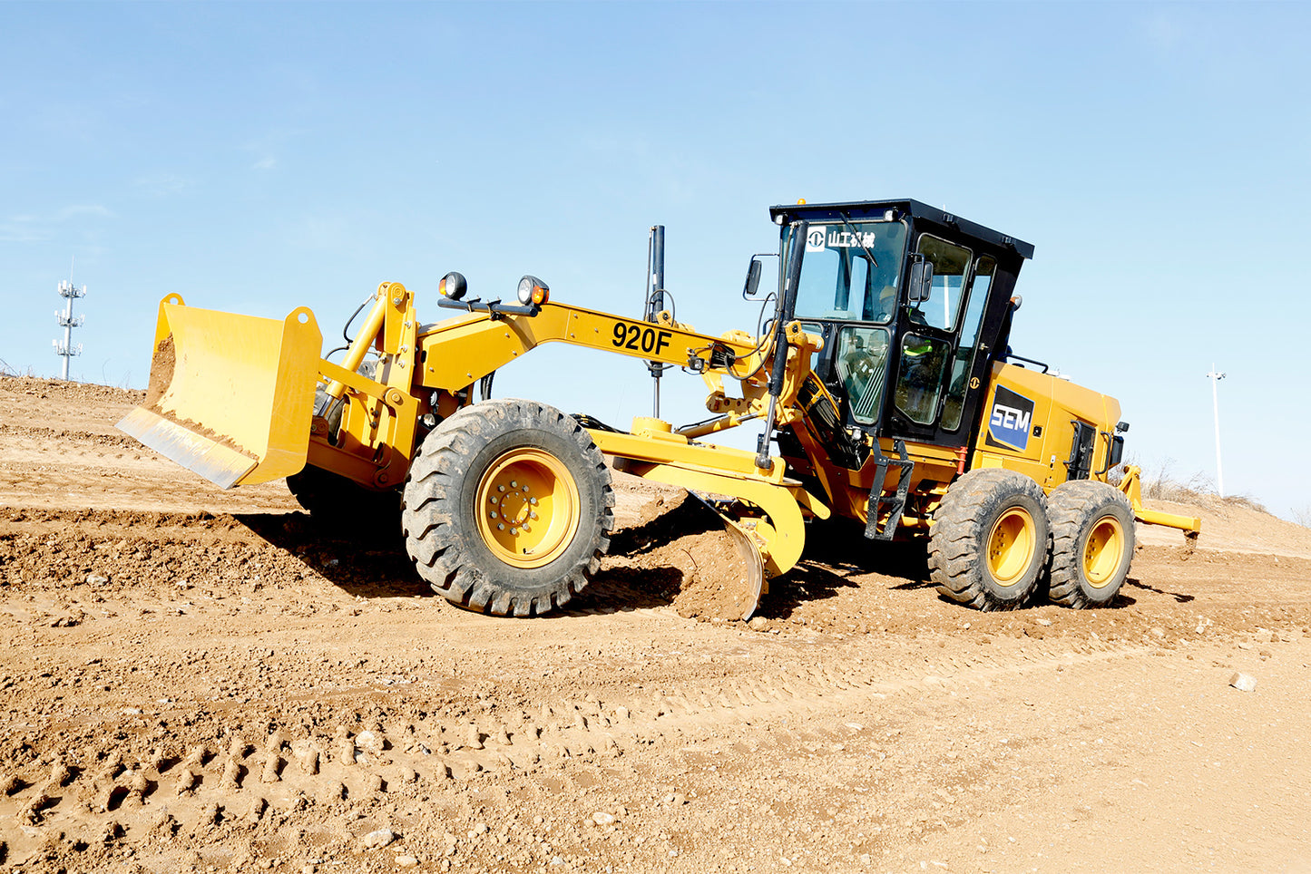 SEM 920F MOTOR GRADER