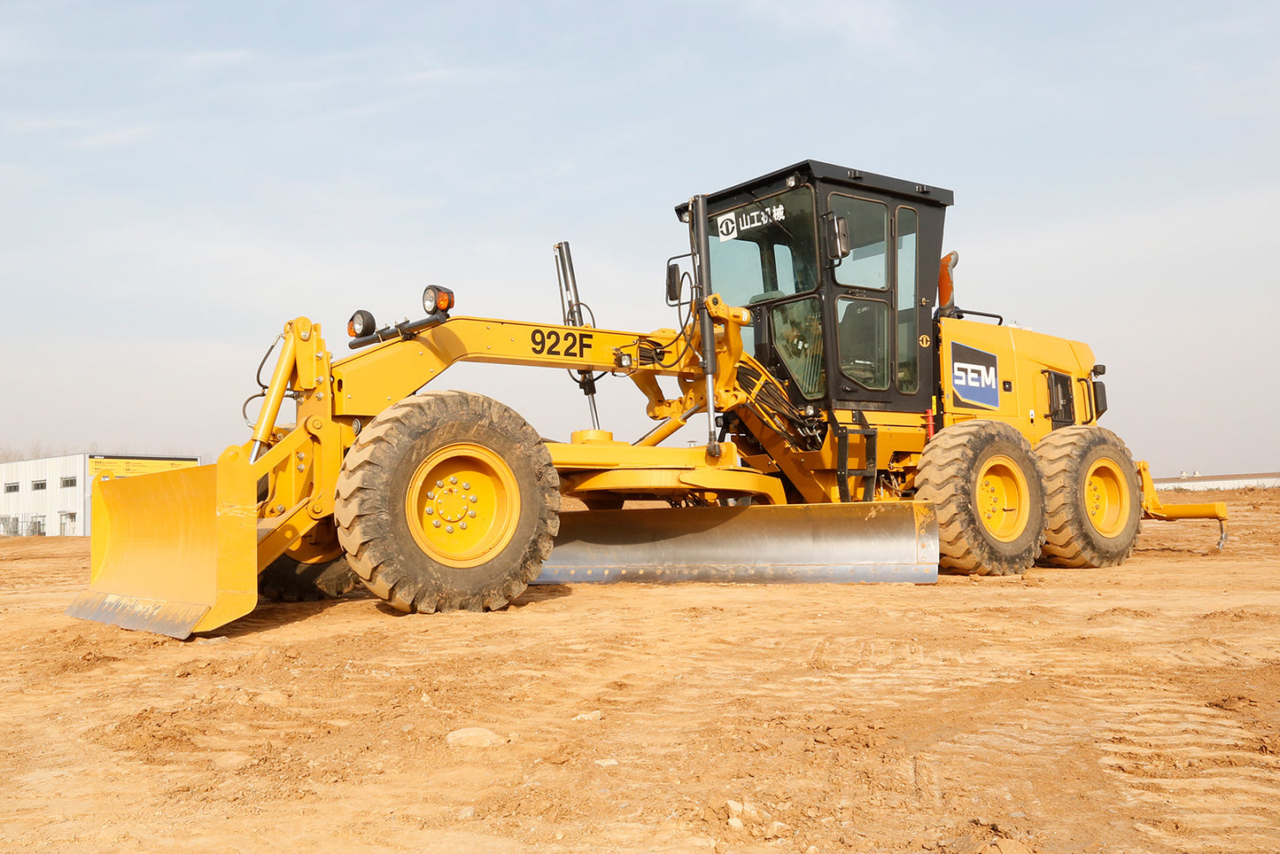 SEM 922F MOTOR GRADER