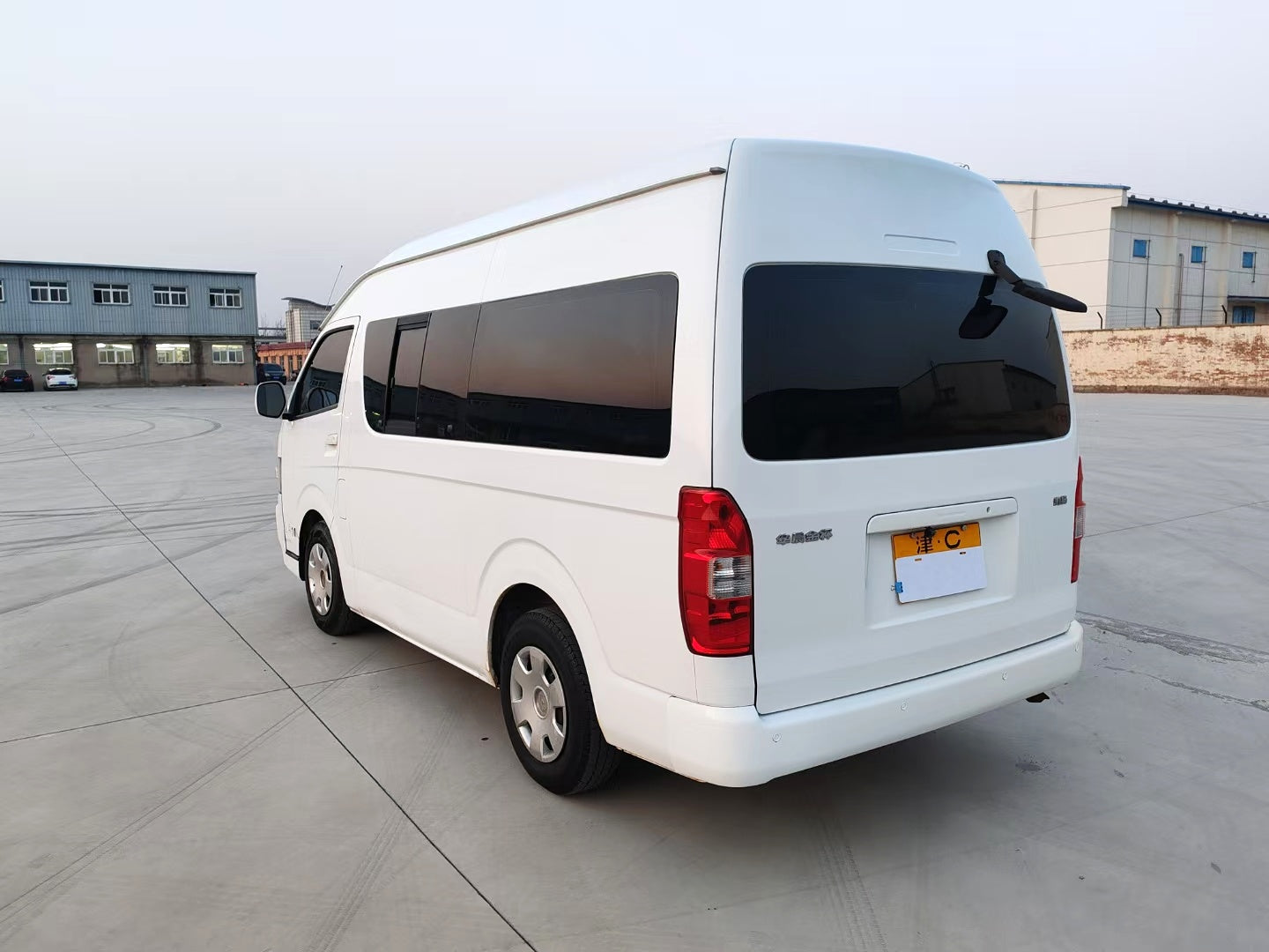 2011 Jinbei Hiace L 2.4L Luxury