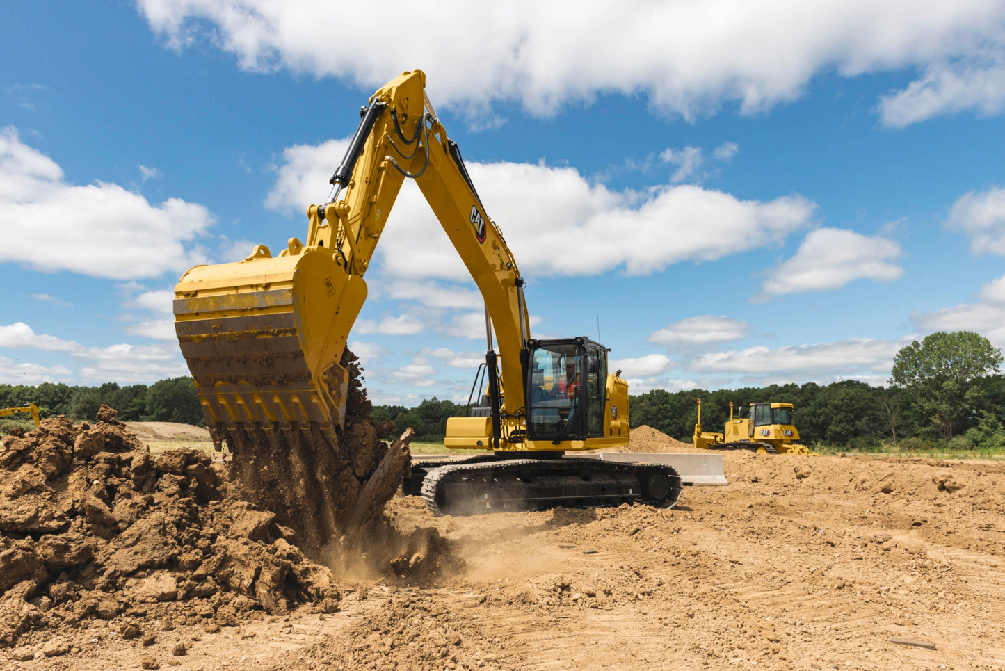 CAT 320  EXCAVATOR