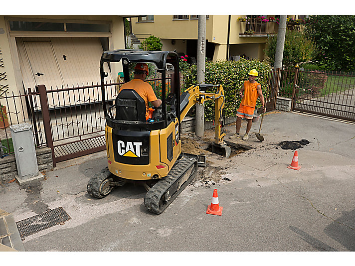 CAT 301.7 EXCAVATOR