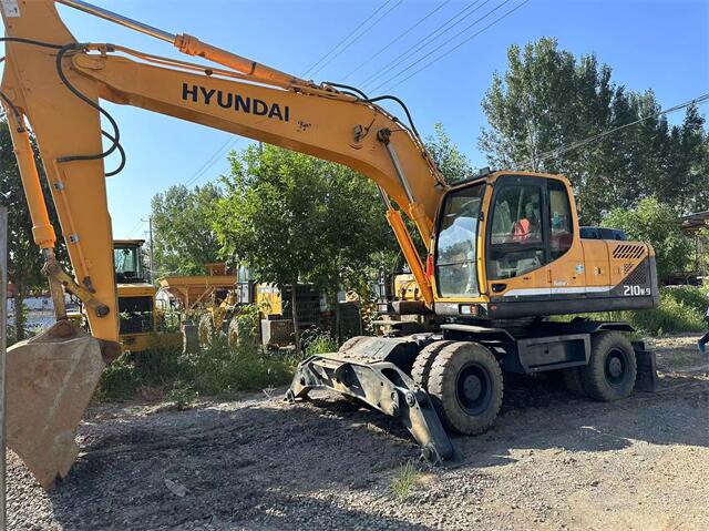 USED HYUNDAI 210W-9 WHEEL EXCAVATOR