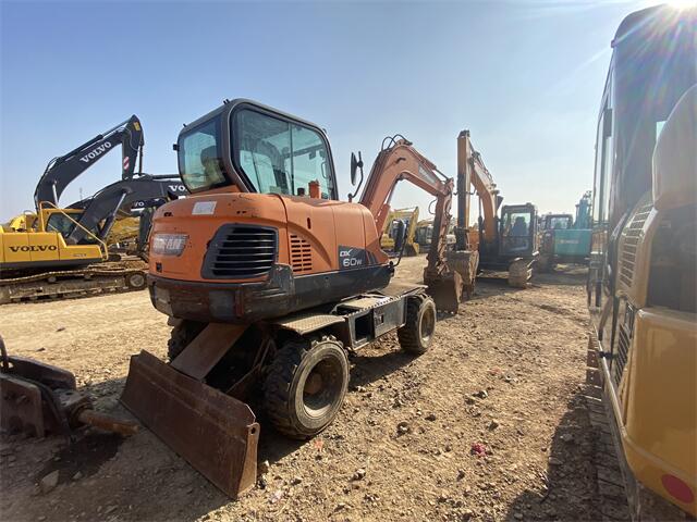 USED DOOSAN DX60W EXCAVATOR