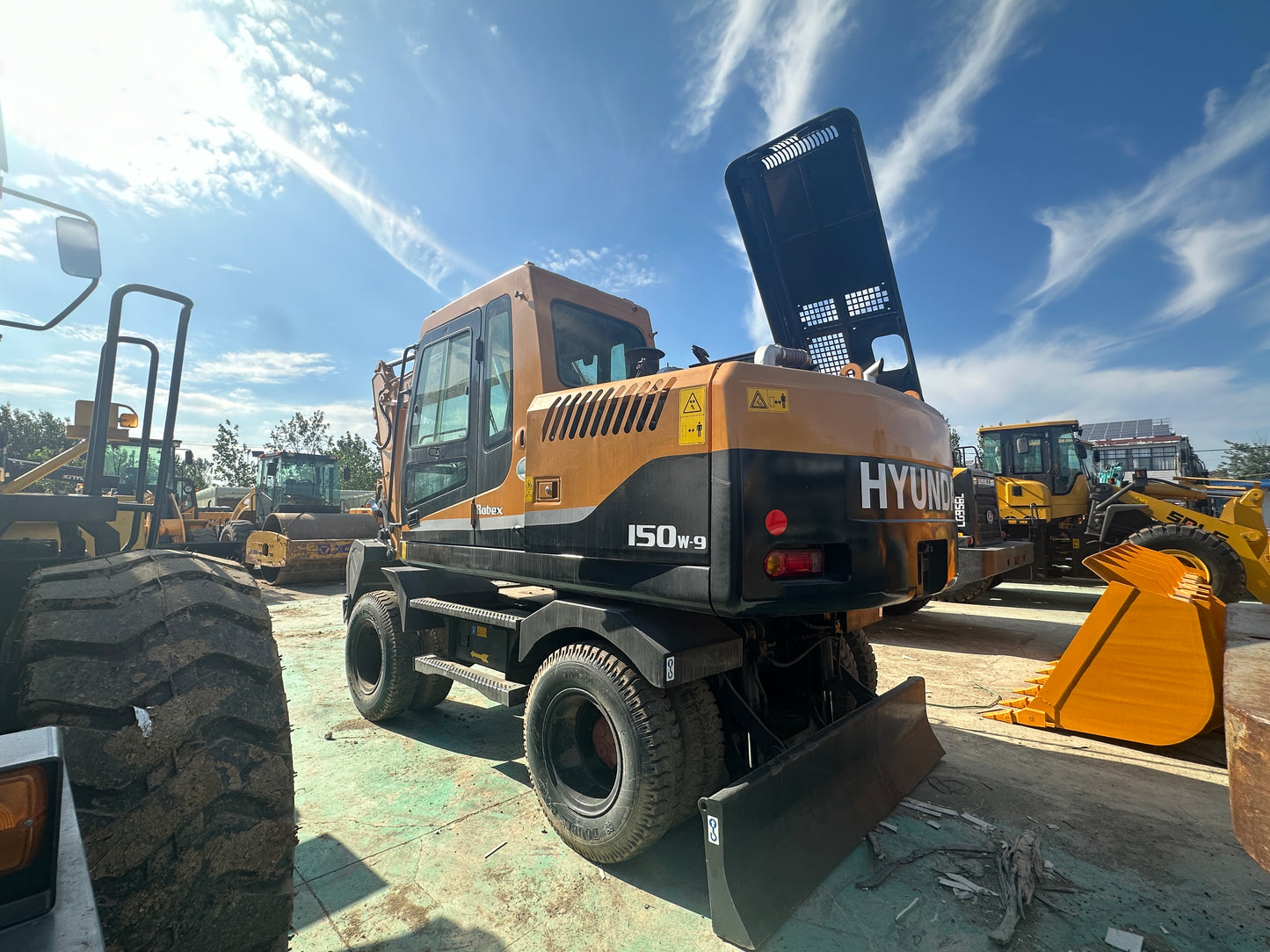 USED HYUNDAI 150W-9 WHEEL EXCAVATOR