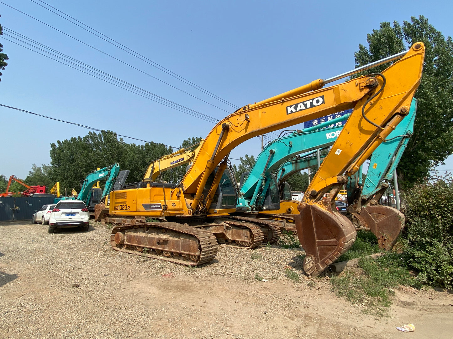 USED KATO HD1023R EXCAVATOR