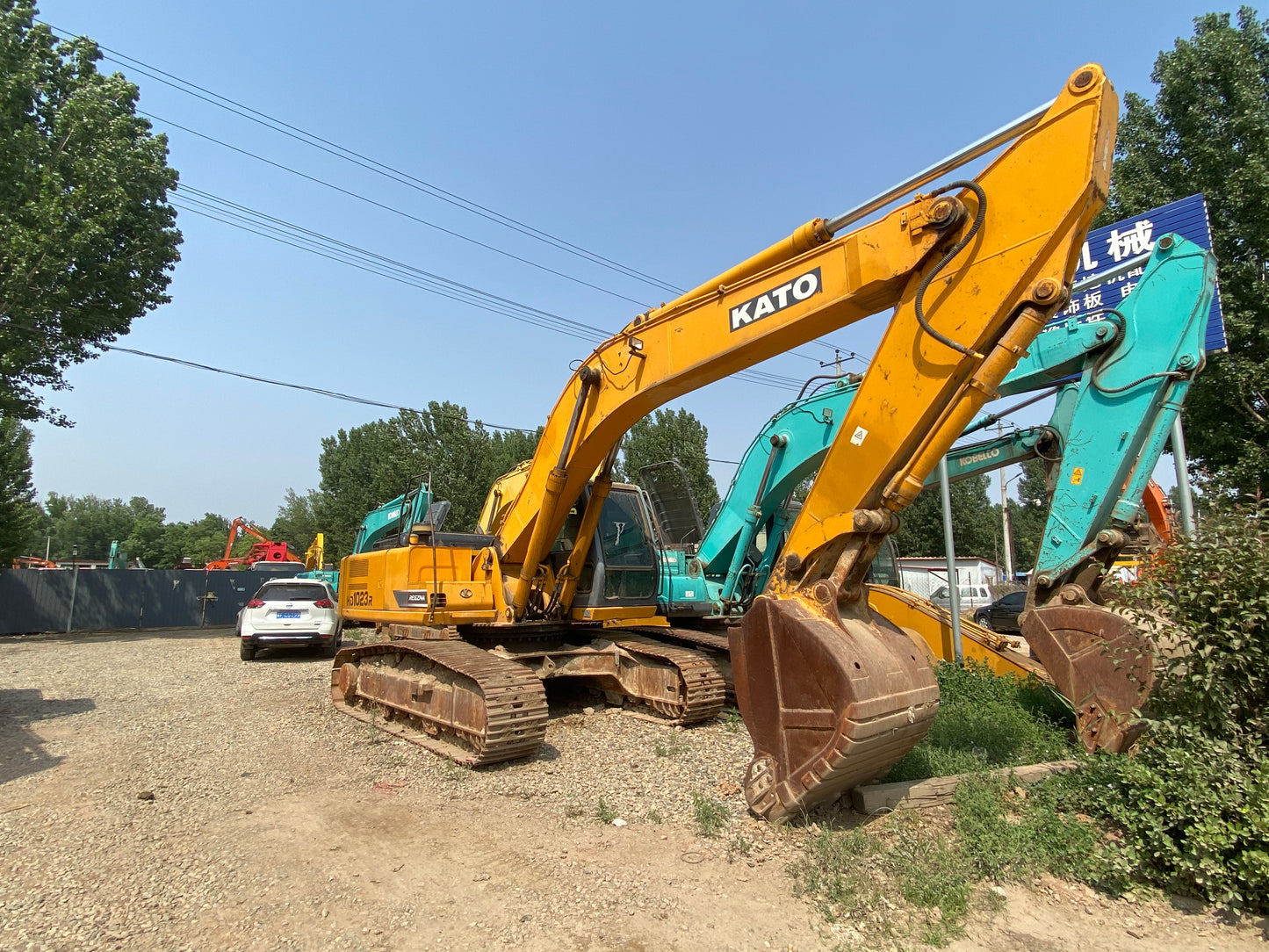 USED KATO HD1023R EXCAVATOR