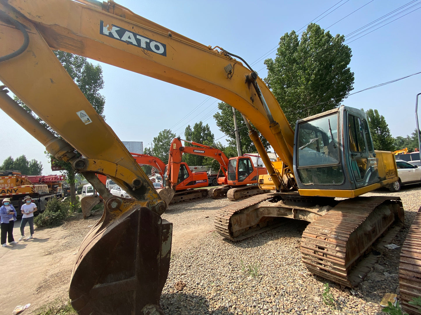 USED KATO HD1023R EXCAVATOR