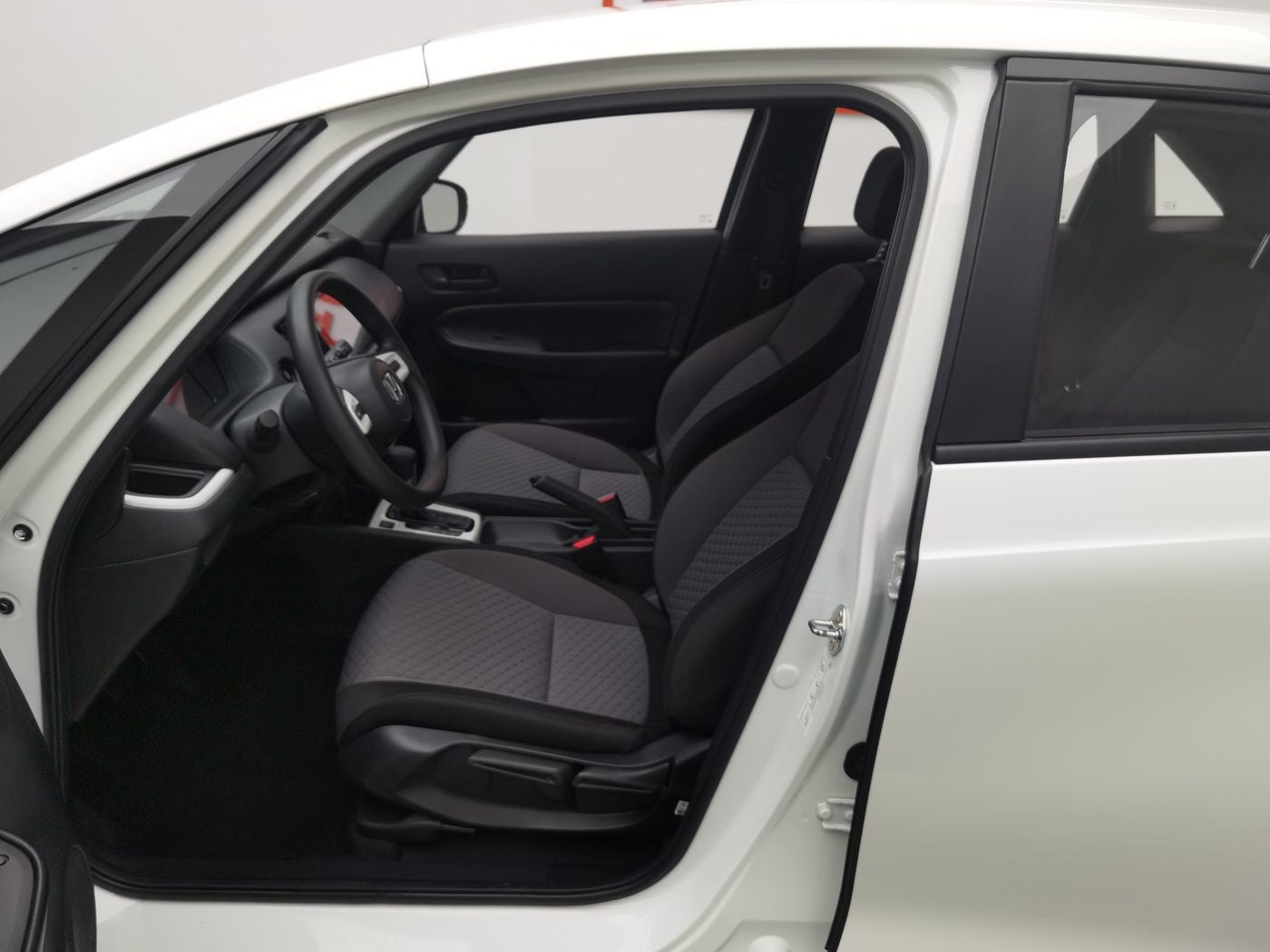 Used Honda Avancier 2017 2.0T 370TURBO Premium 4WD Edition dashboard view for China car export
