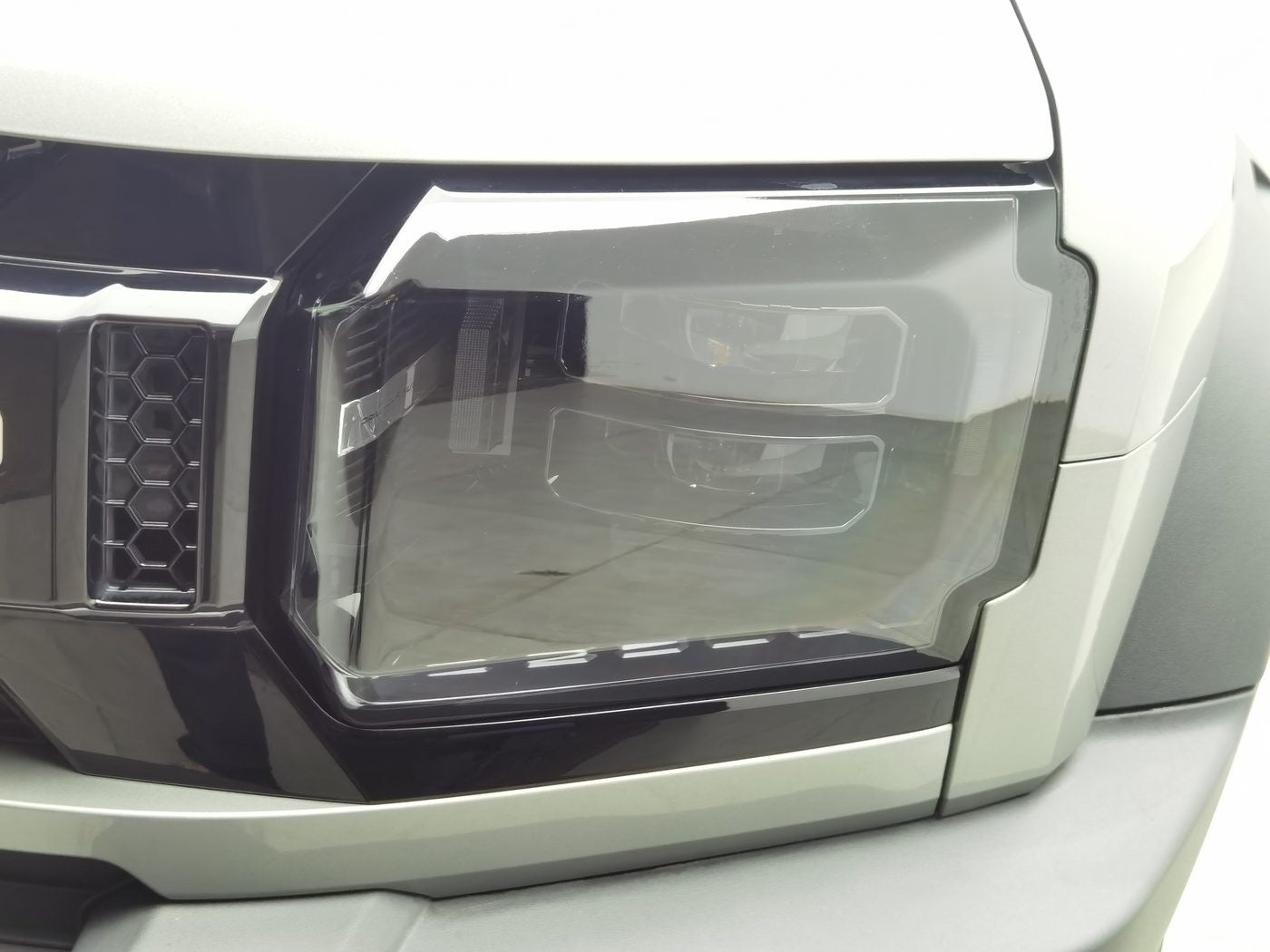 Used Jetour Traveler C-DM 2024 1.5TC-DM 208KM Mountain Edition Plug-in Hybrid front view for China car export
