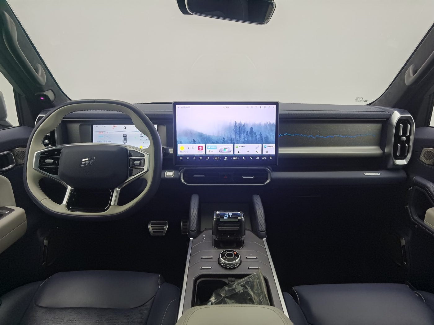 Used Jetour Traveler C-DM 2024 1.5TC-DM 208KM Mountain Edition Plug-in Hybrid dashboard view for China car export