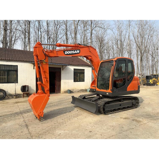 USED DOOSAN DX75 EXCAVATOR