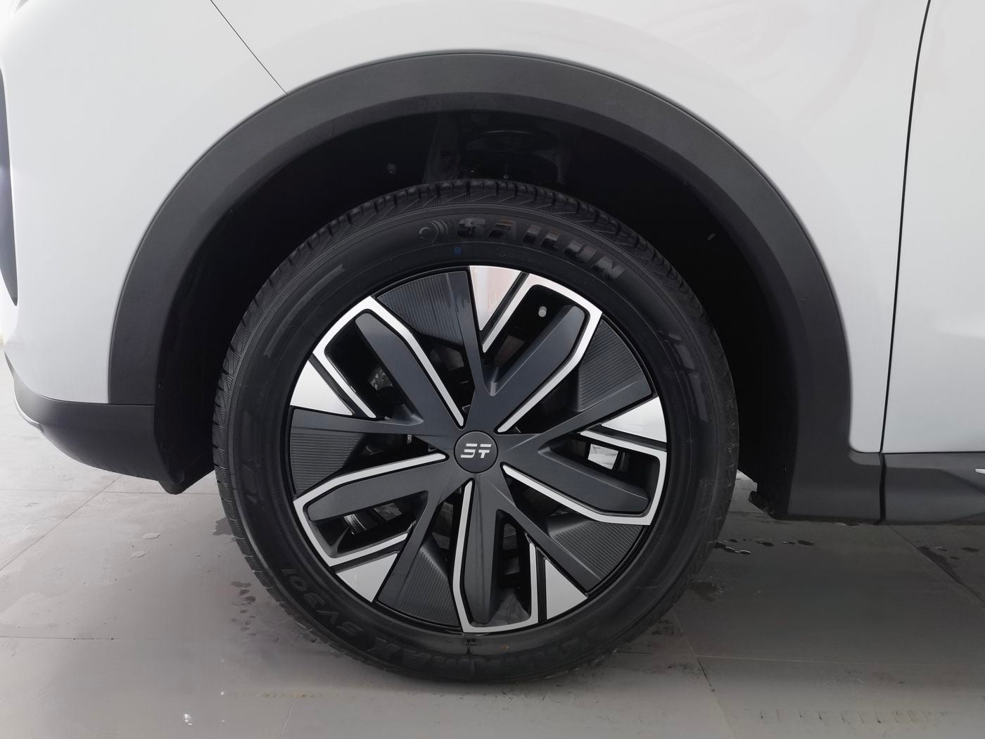 Used Jetour Shanhai L7 2024 1.5T 120km ULTRA 7-seater Plug-in Hybrid side view for China car export
