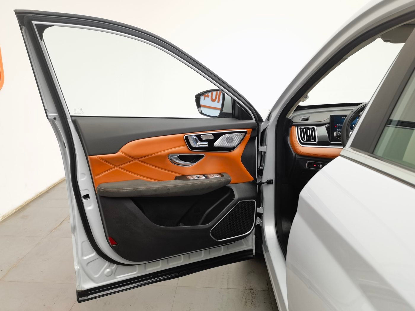 Used Jetour Shanhai L7 2024 1.5T 120km ULTRA 7-seater Plug-in Hybrid rear view for China car export