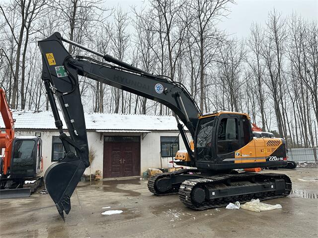 USED HYUNDAI R220LC-9S EXCAVATOR