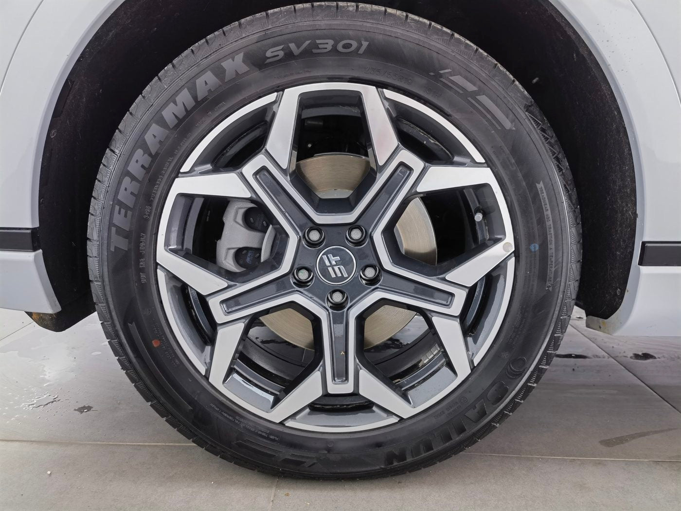Used Jetour Shanhai L7 PLUS 2025 1.5T 220KM Luxury Edition 7-seater side view for China car export