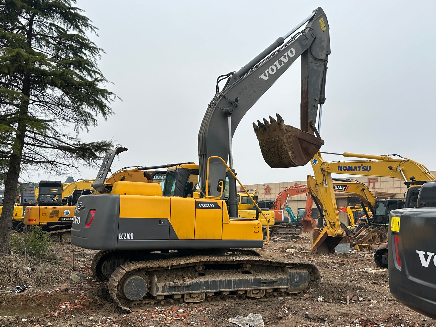 USED VOLVO EC210D EXCAVATOR