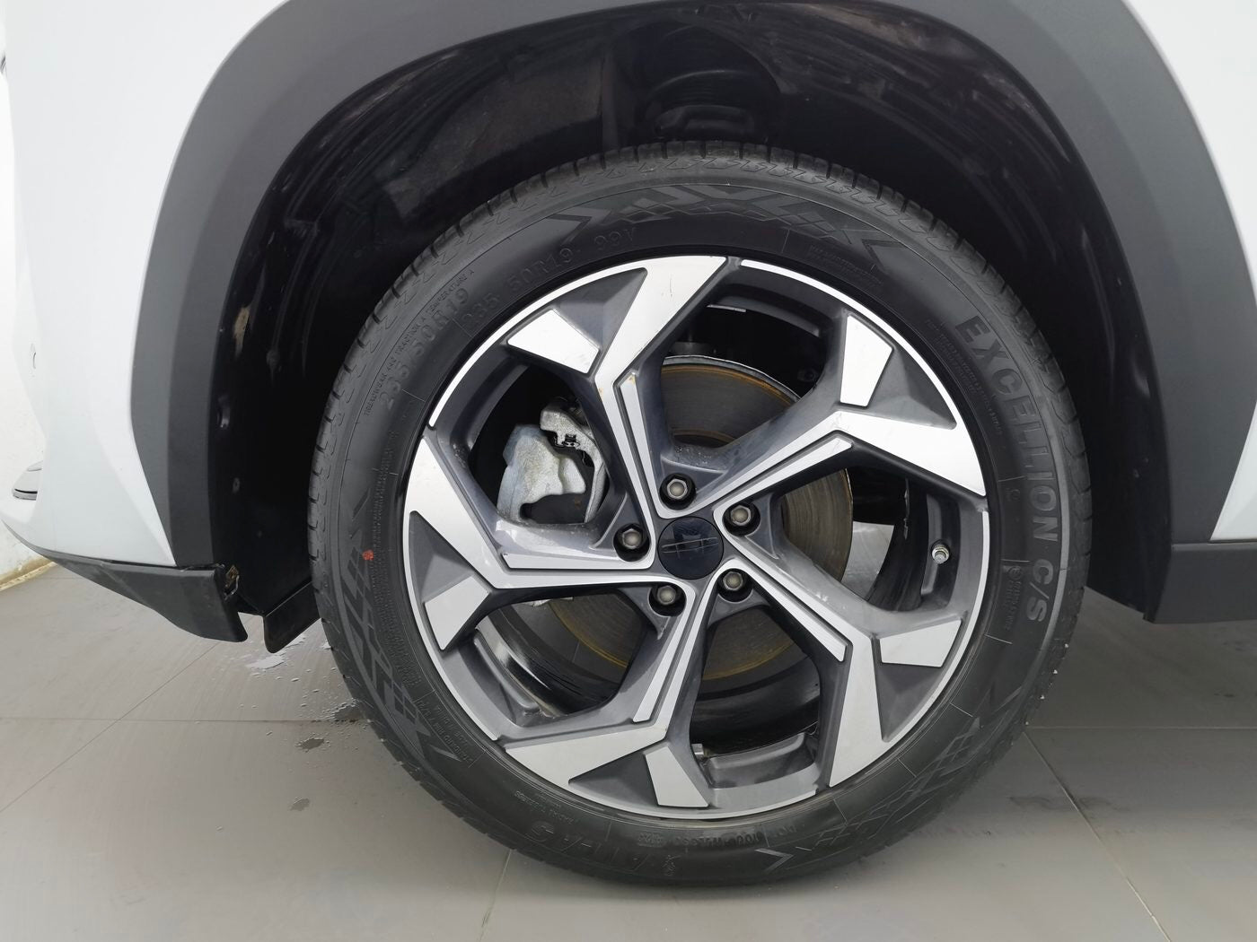 Used Geely Boyue L 2023 Model 1.5T DCT Premium Edition front view for China car export