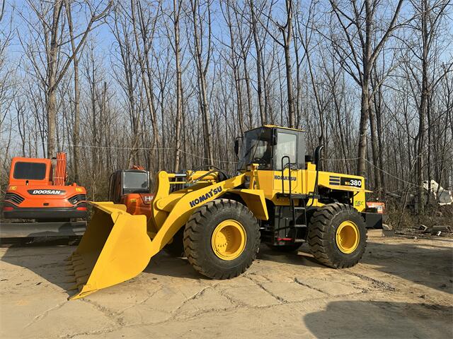 USED KOMATSU WA380-3 LOADER