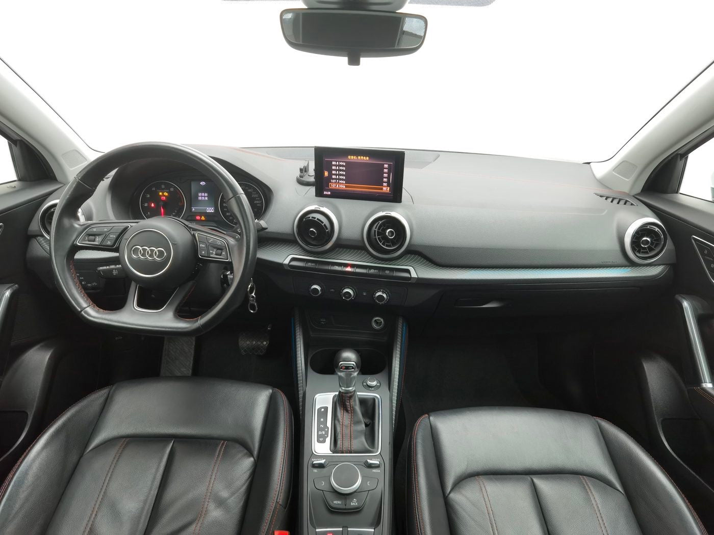 Used Audi Q2L 2022 1.4T 35TFSI Dynamic Edition cargo space for China car export