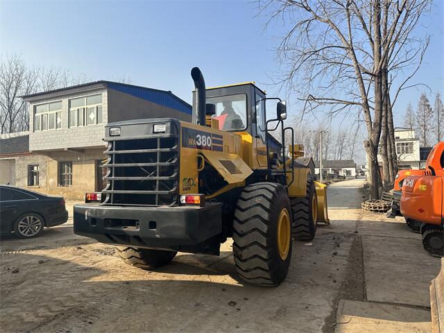 USED KOMATSU WA380-3 LOADER