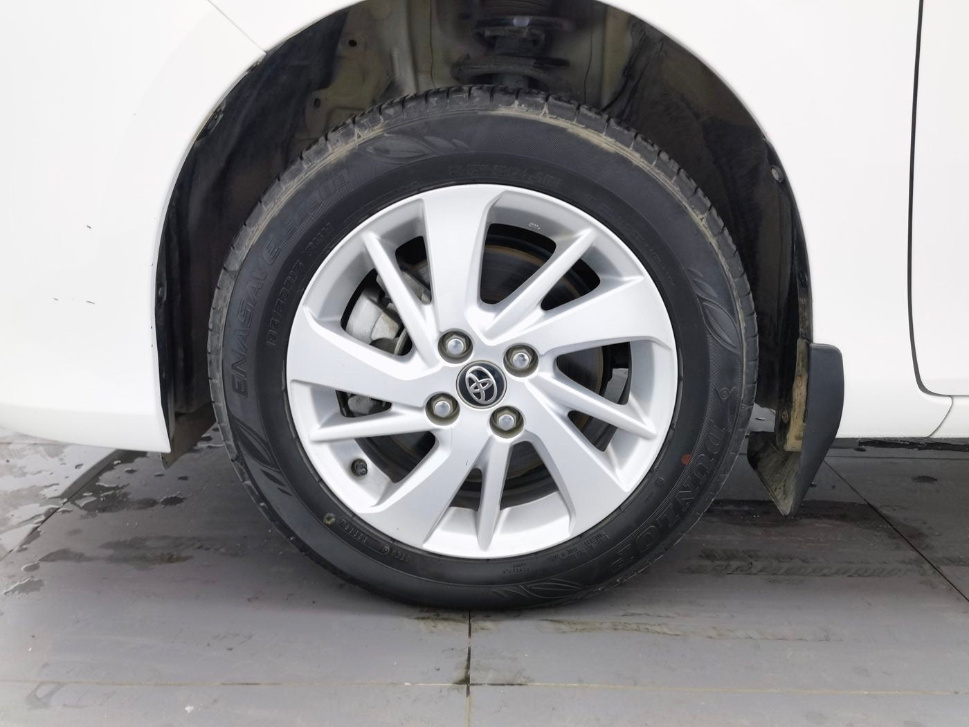 Used Toyota YARiS L Zhixuan 2019 Model 1.5L G Dynamic Sunroof Version front view for China car export
