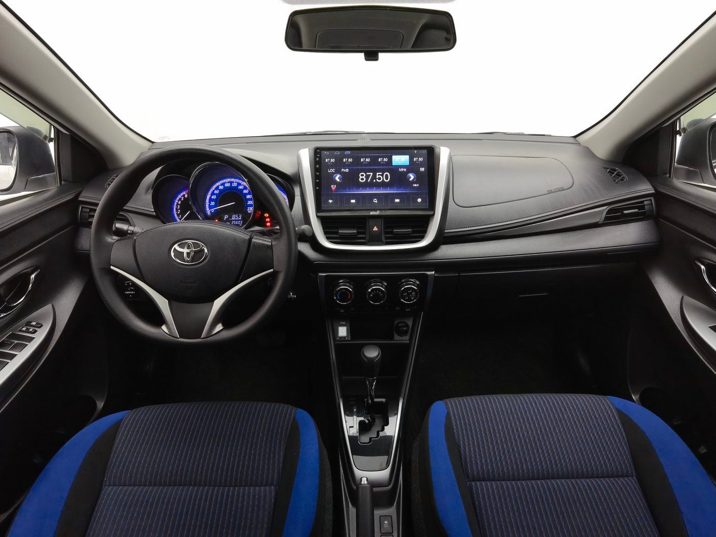 Used Toyota YARiS L Zhixuan 2019 Model 1.5L G Dynamic Sunroof Version dashboard view for China car export