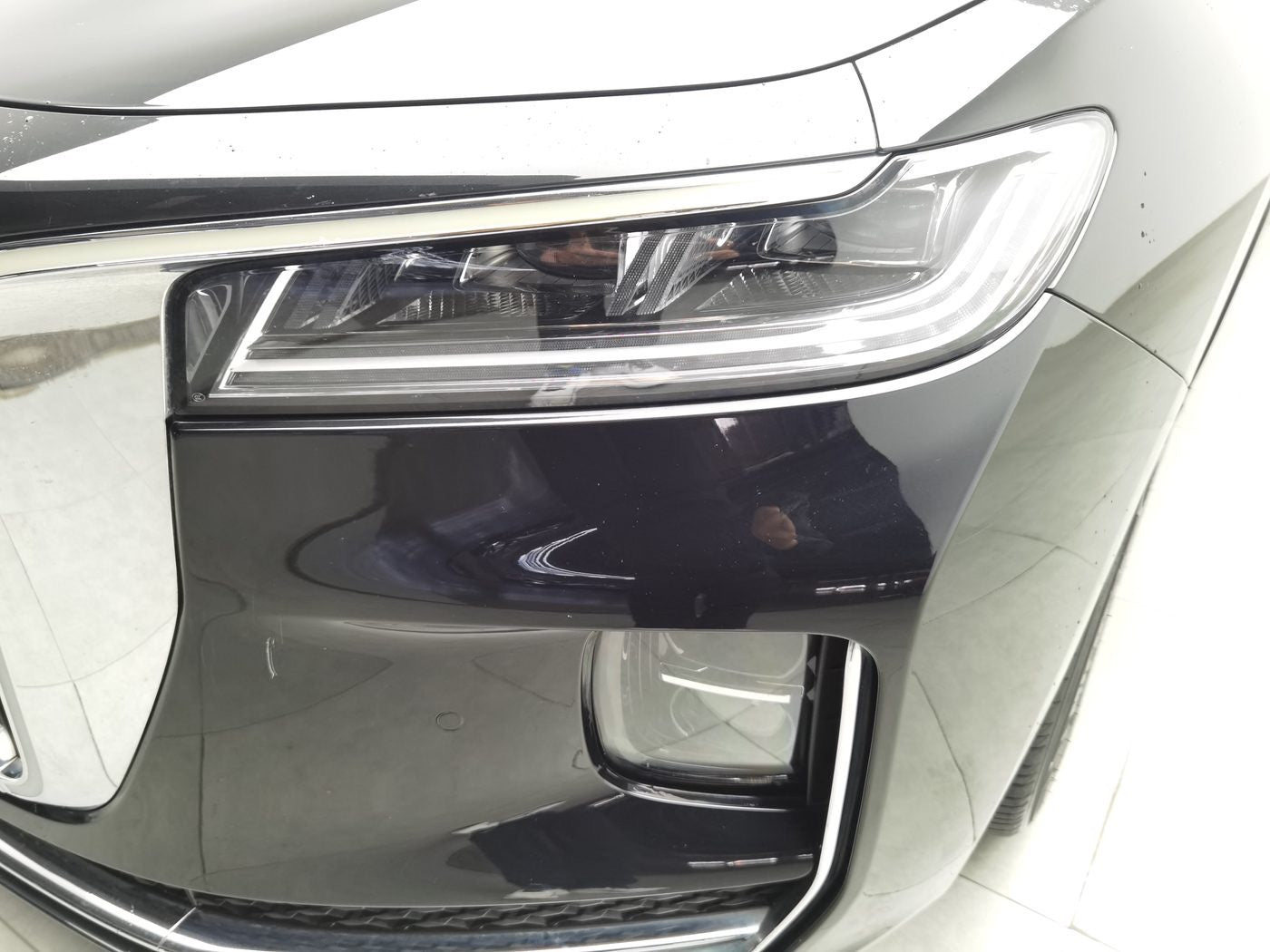 Used Hongqi 2022 H9 2.0T Intelligent Connected Flagship Enjoyment Edition front view for China car export