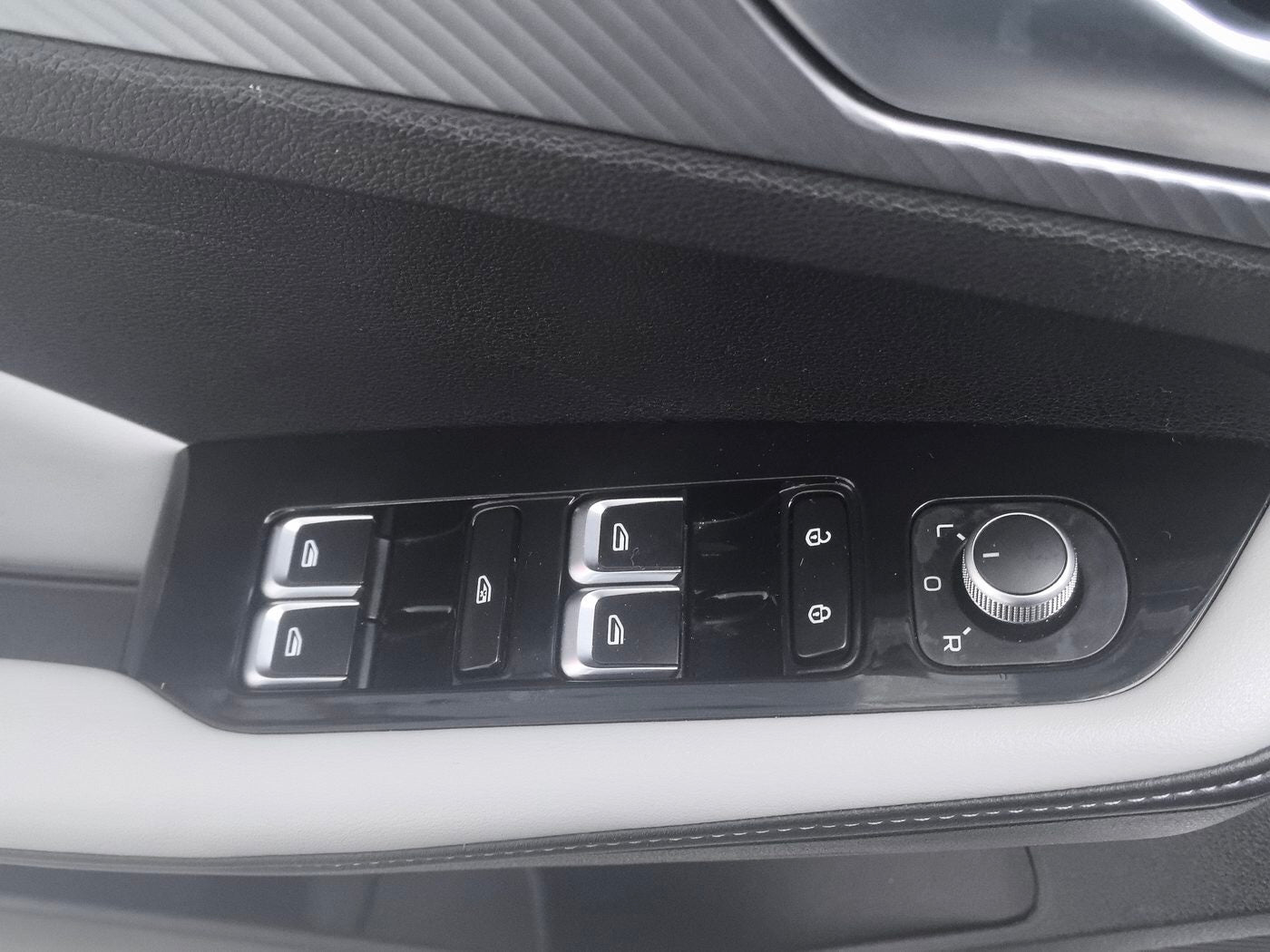 Used Geely Binrui 2024 Model 1.5T COOL Champion Edition cargo space for China car export