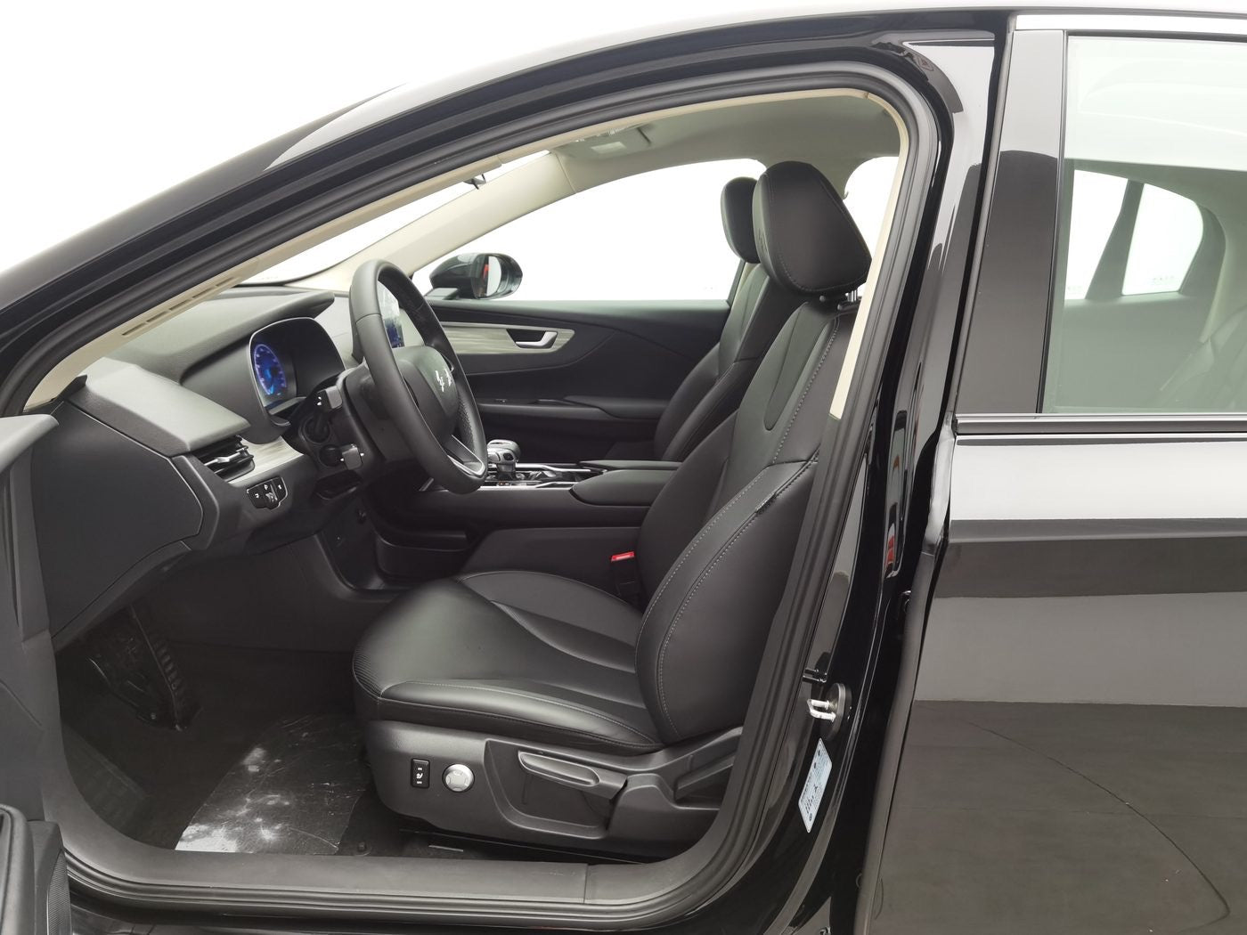 Used Hongqi E-QM5 2024 560km PLUS BEV Manufacturer interior photo for China car export