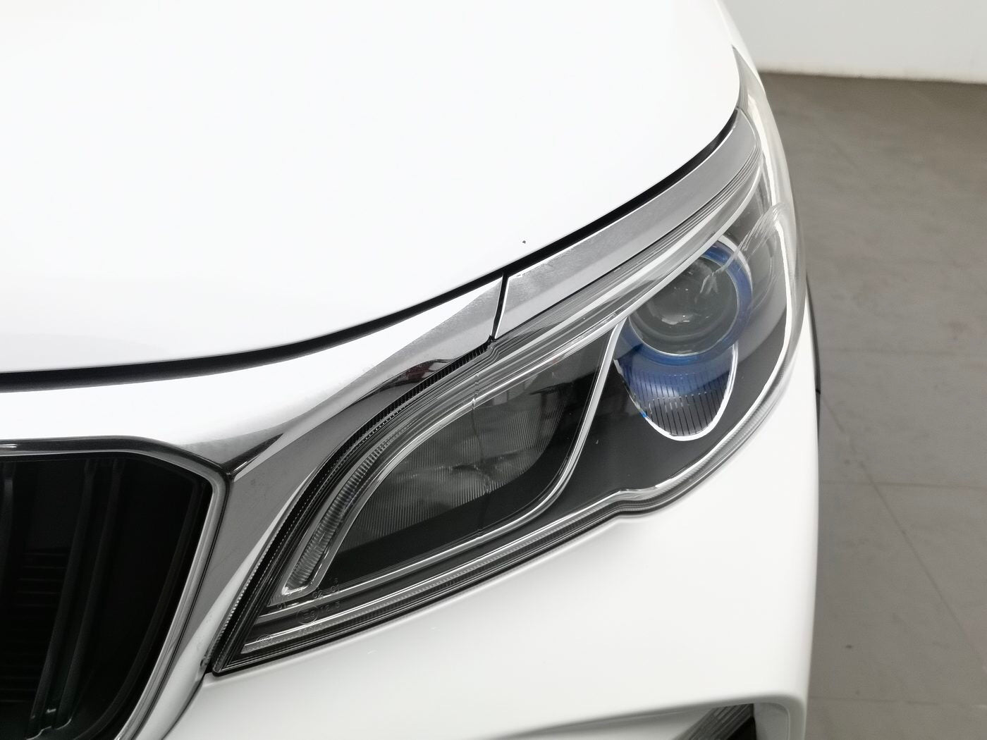 Used Geely Livan X3 PRO 2022 Model Year 1.5L CVT Xiaofeng front view for China car export
