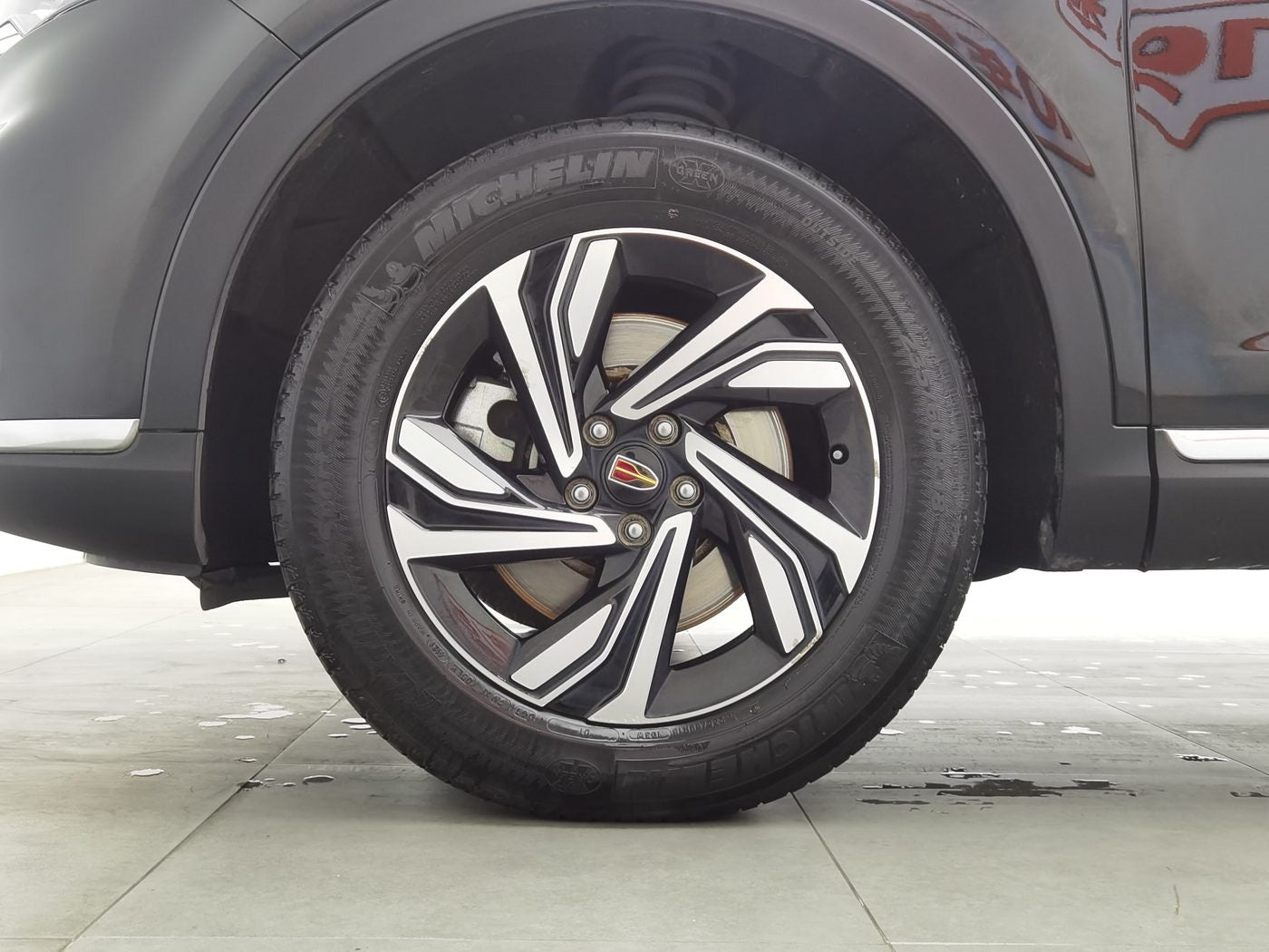 Used Hongqi 2022 HS5 2.0T Intelligent Connected Flagship Enjoyment Edition side view for China car export