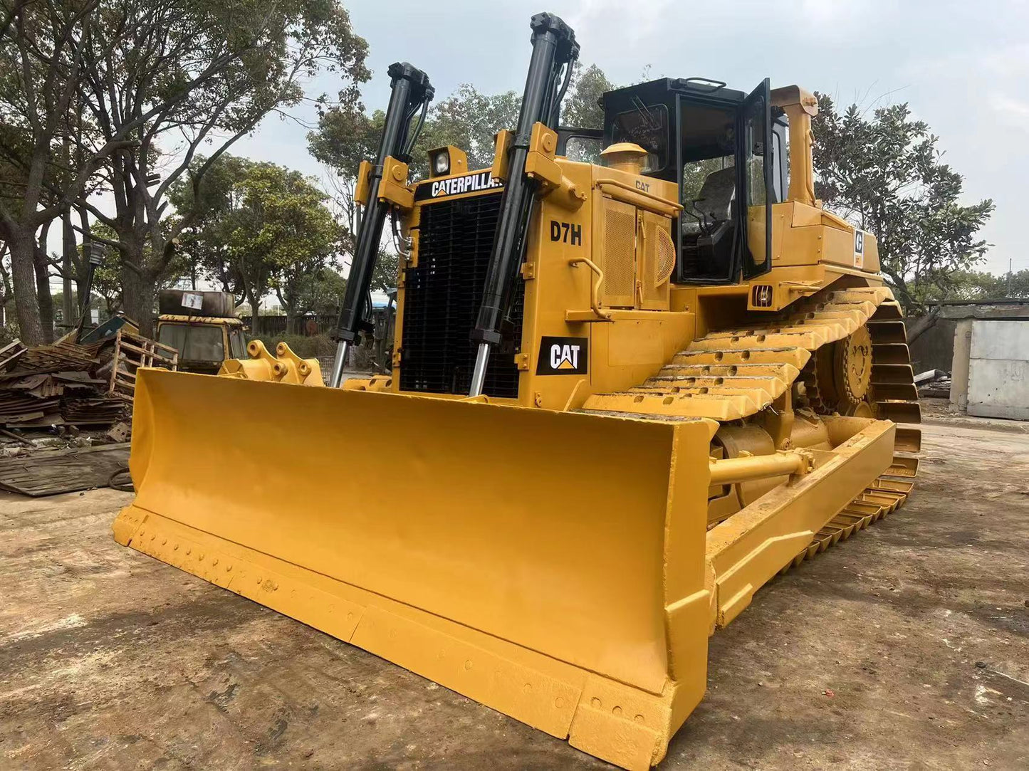 USED CAT D7H BULLDOZER